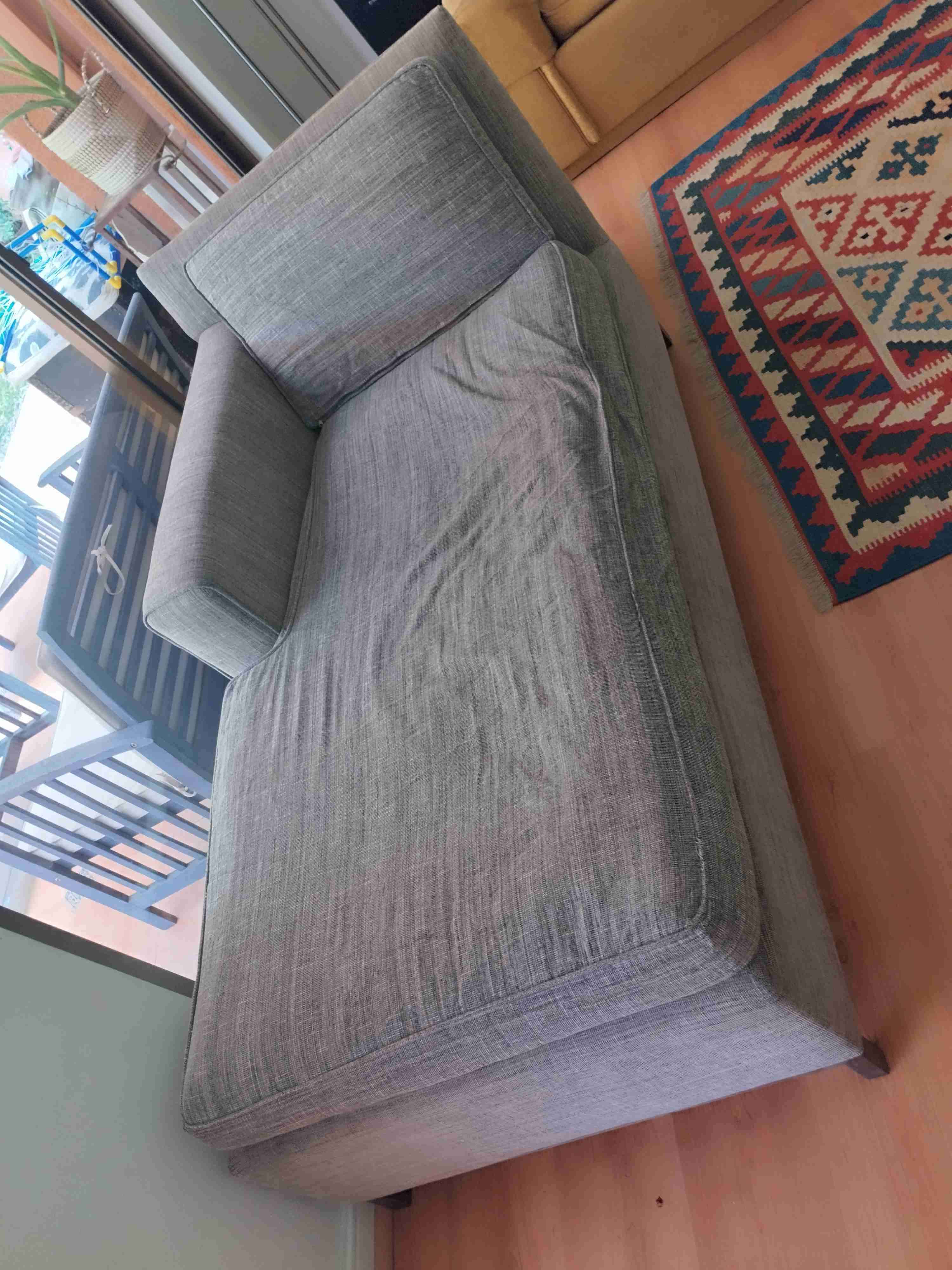 Sofá chaise longue gris - miniatura 2