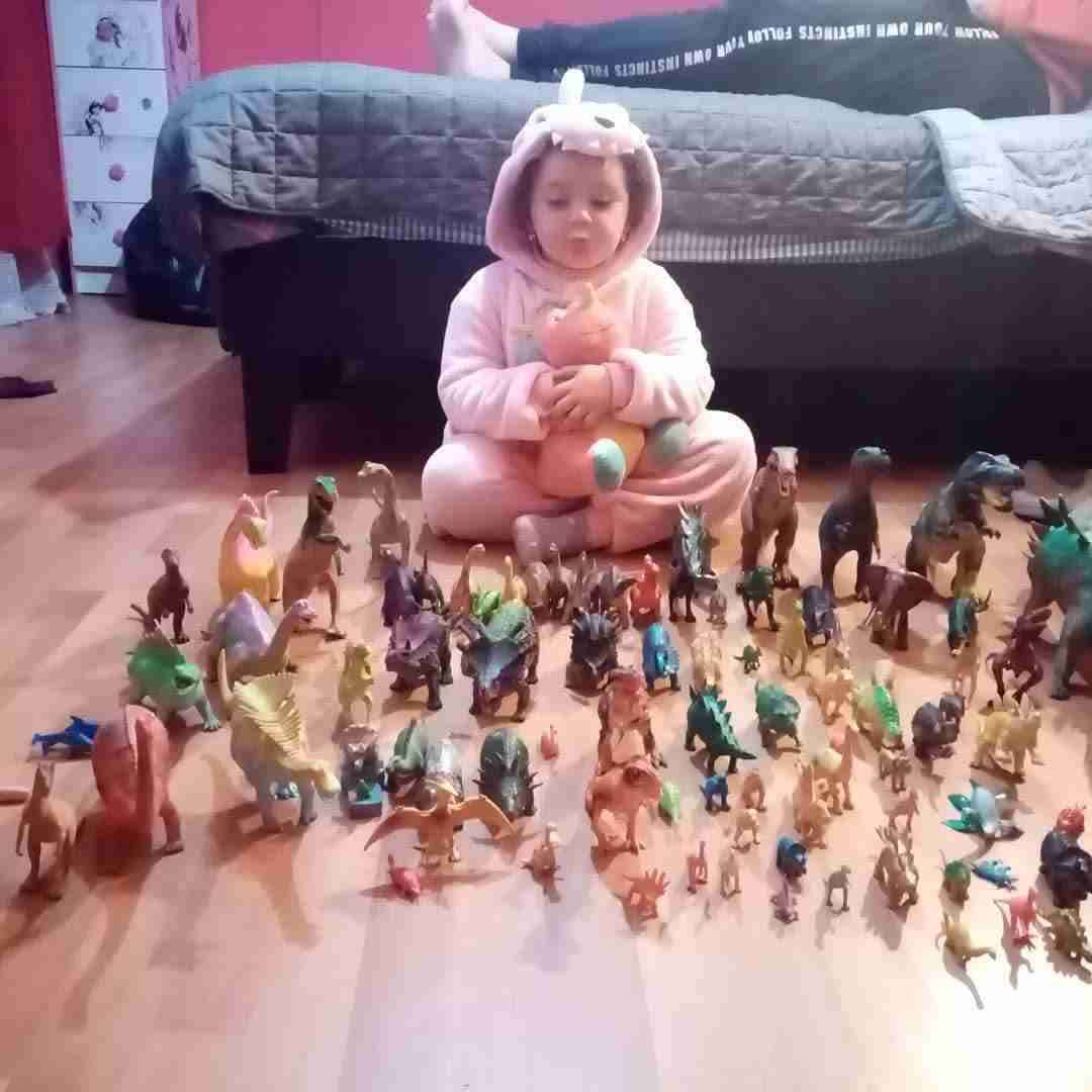 Conjunto de figuras de dinosaurios - miniatura 2