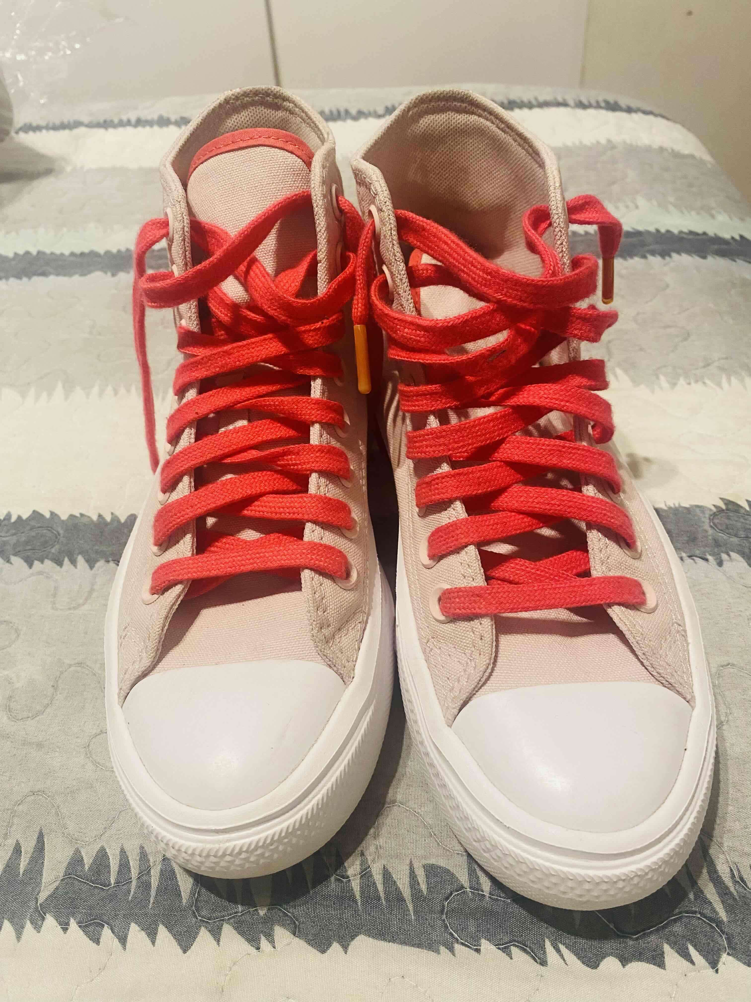 Zapatillas Converse rosas nunero 36.5 (23cm) - miniatura 2