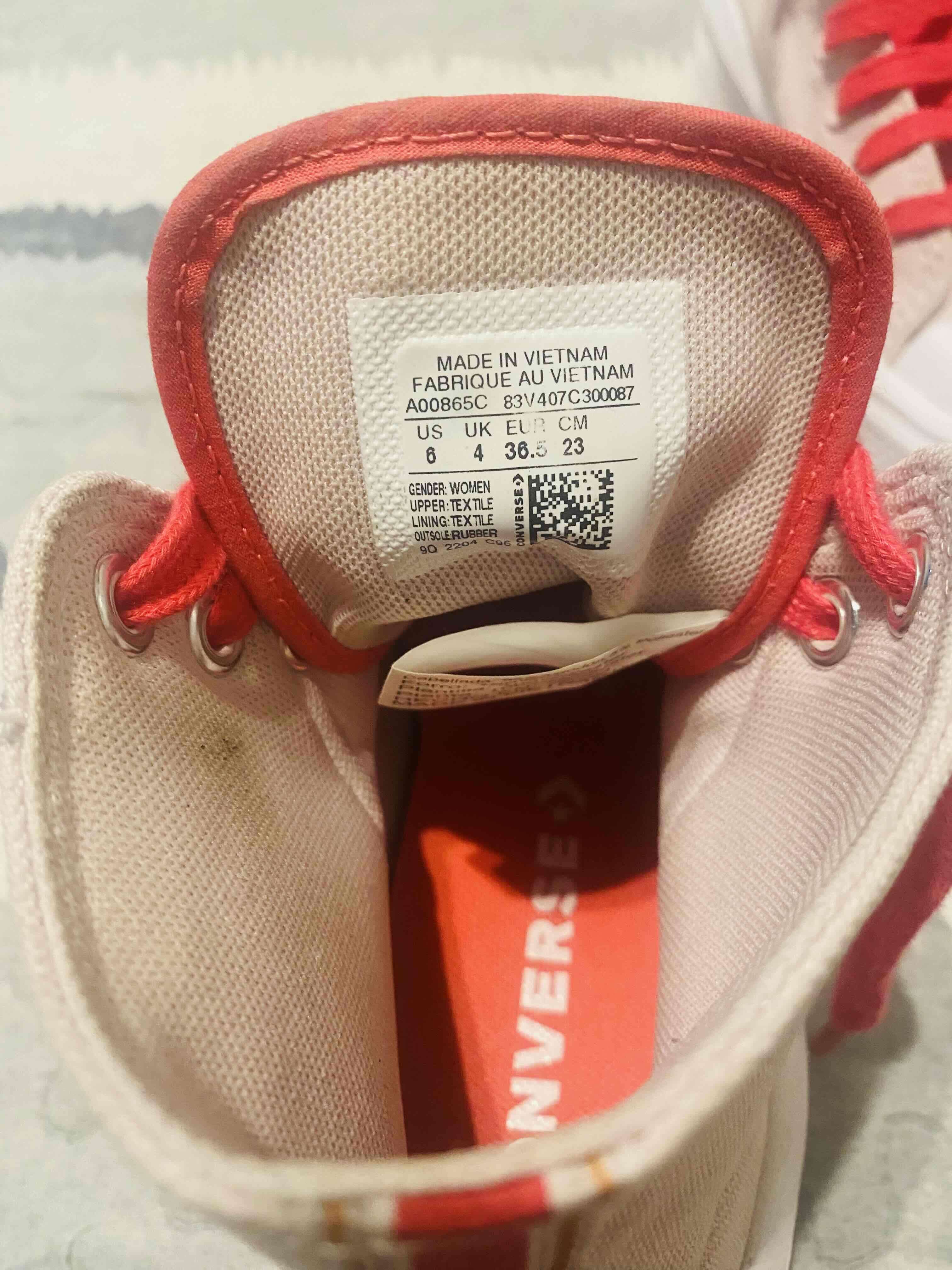 Zapatillas Converse rosas nunero 36.5 (23cm) - miniatura 3