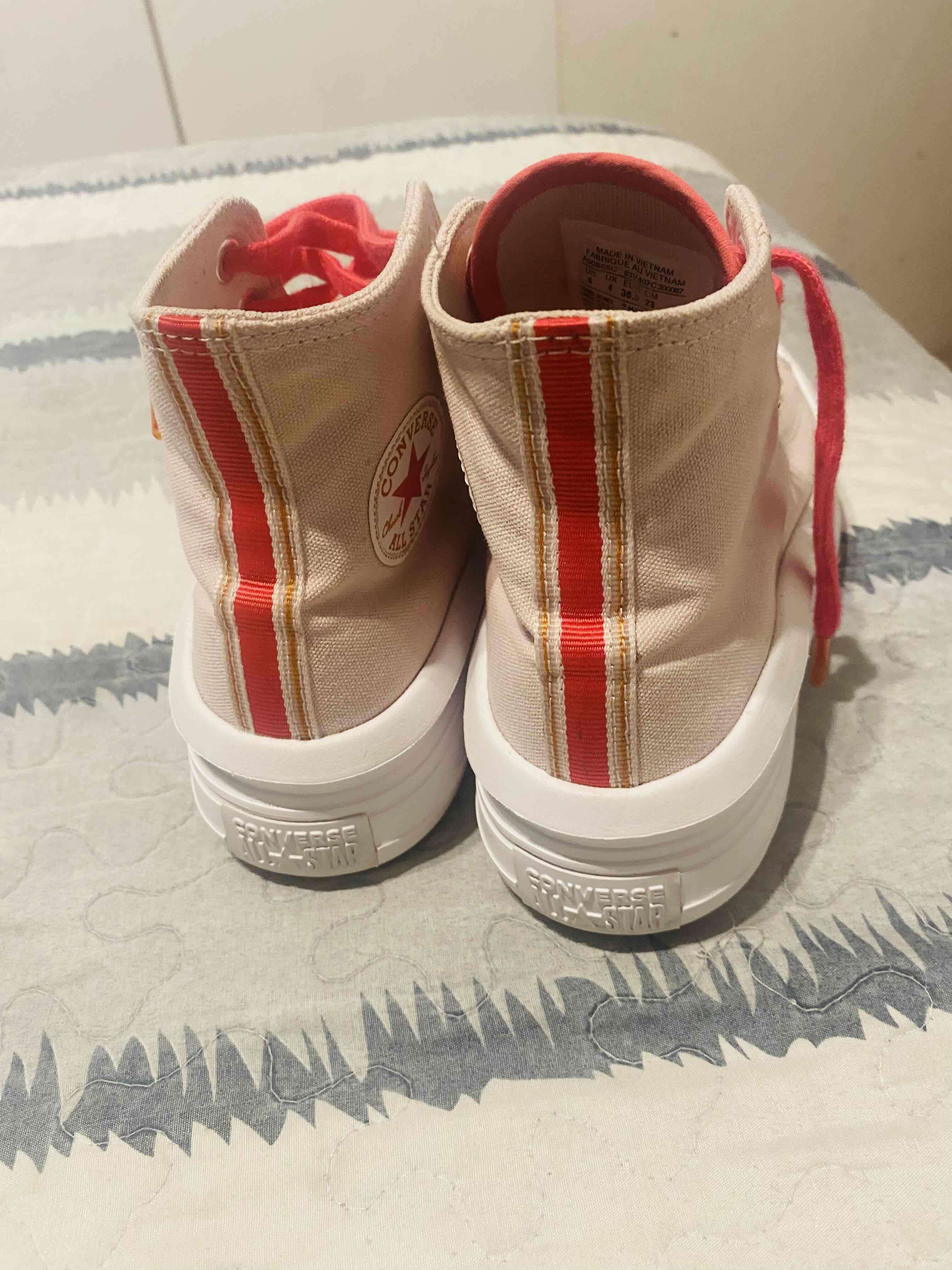 Zapatillas Converse rosas nunero 36.5 (23cm) - miniatura 4