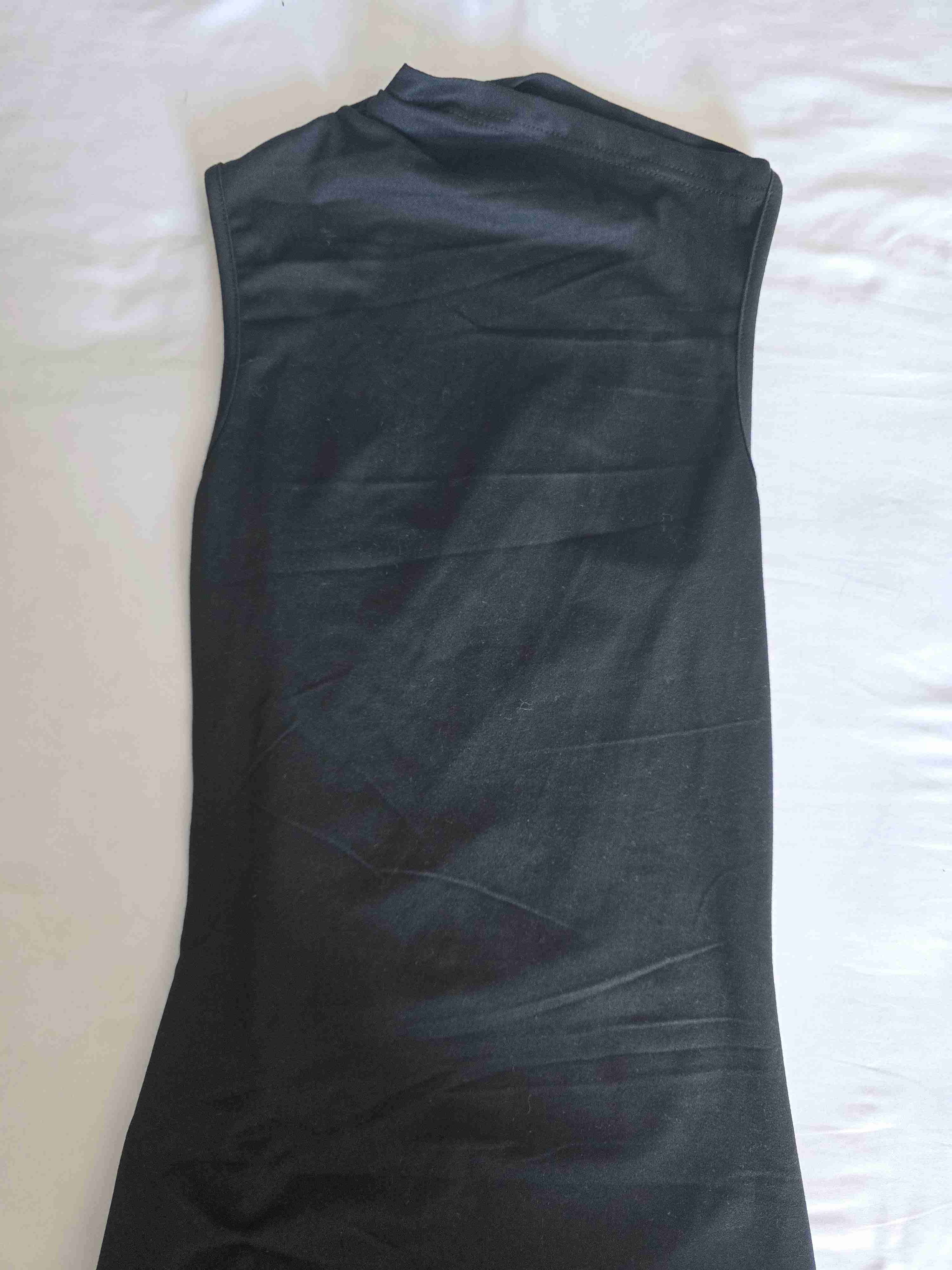 Vestido negro ajustado sin mangas - miniatura 2