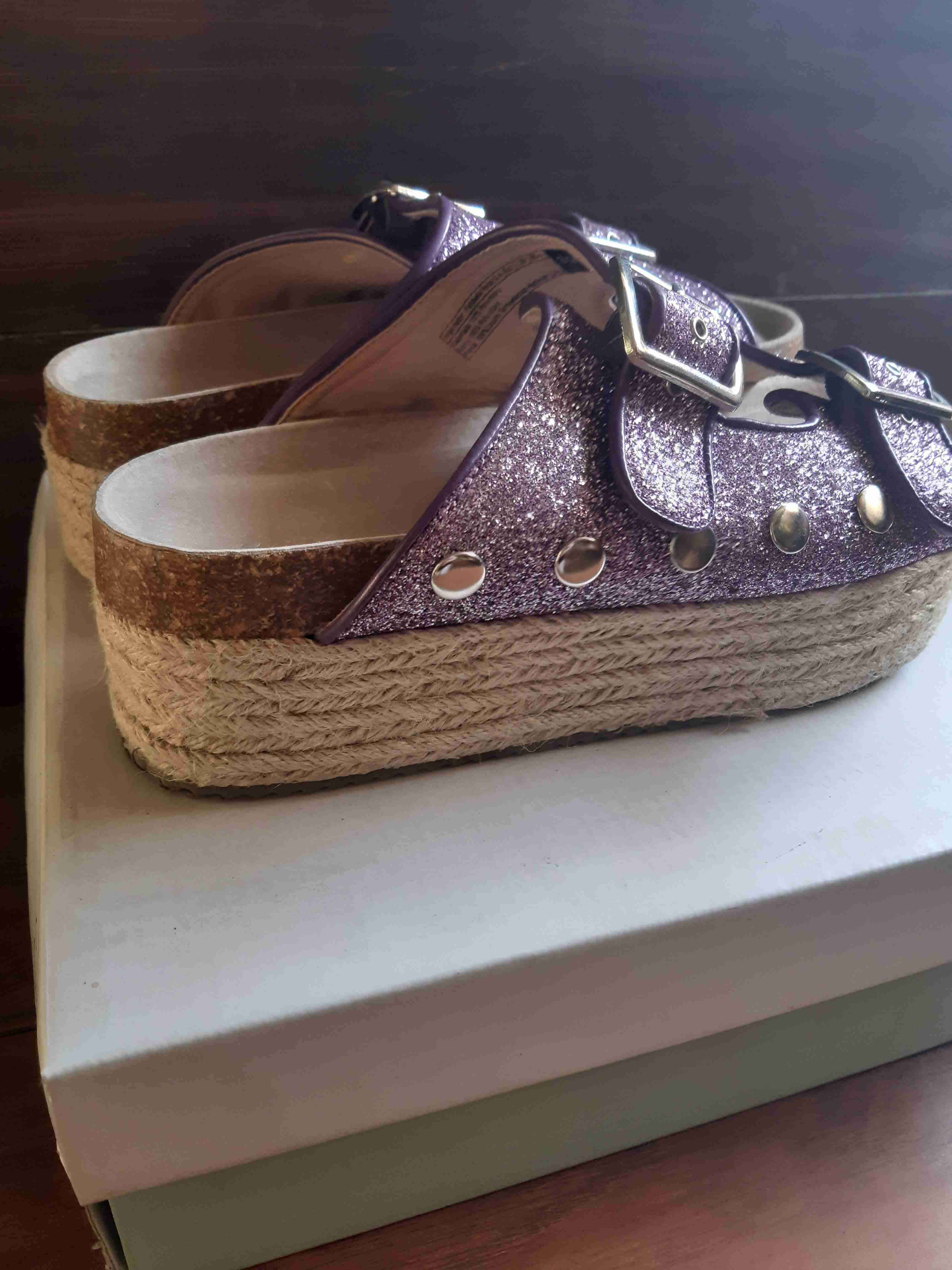 Sandalias plataforma brillantes morado - miniatura 5