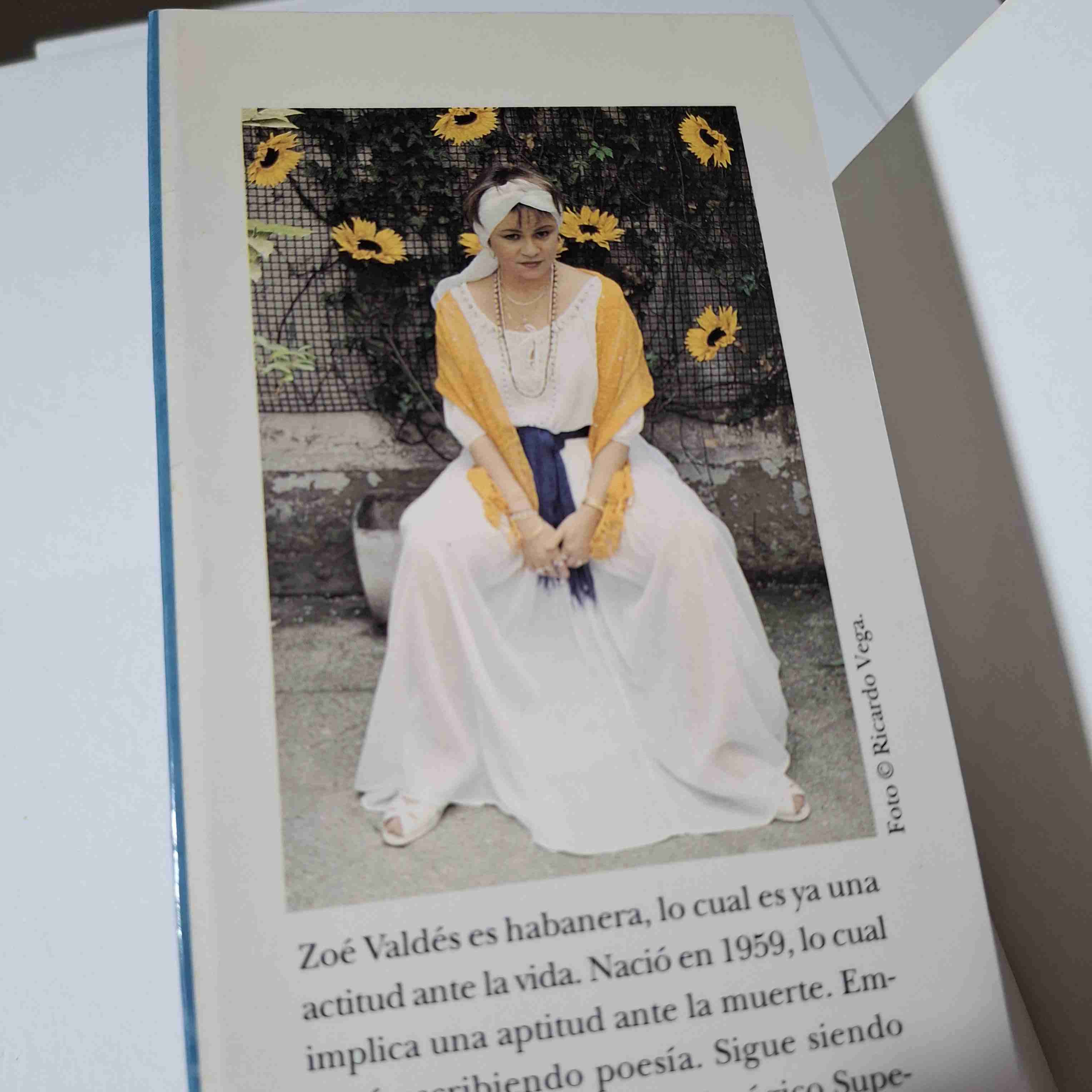 Libro Zoé Valdés 'Querido primer novio' - miniatura 3