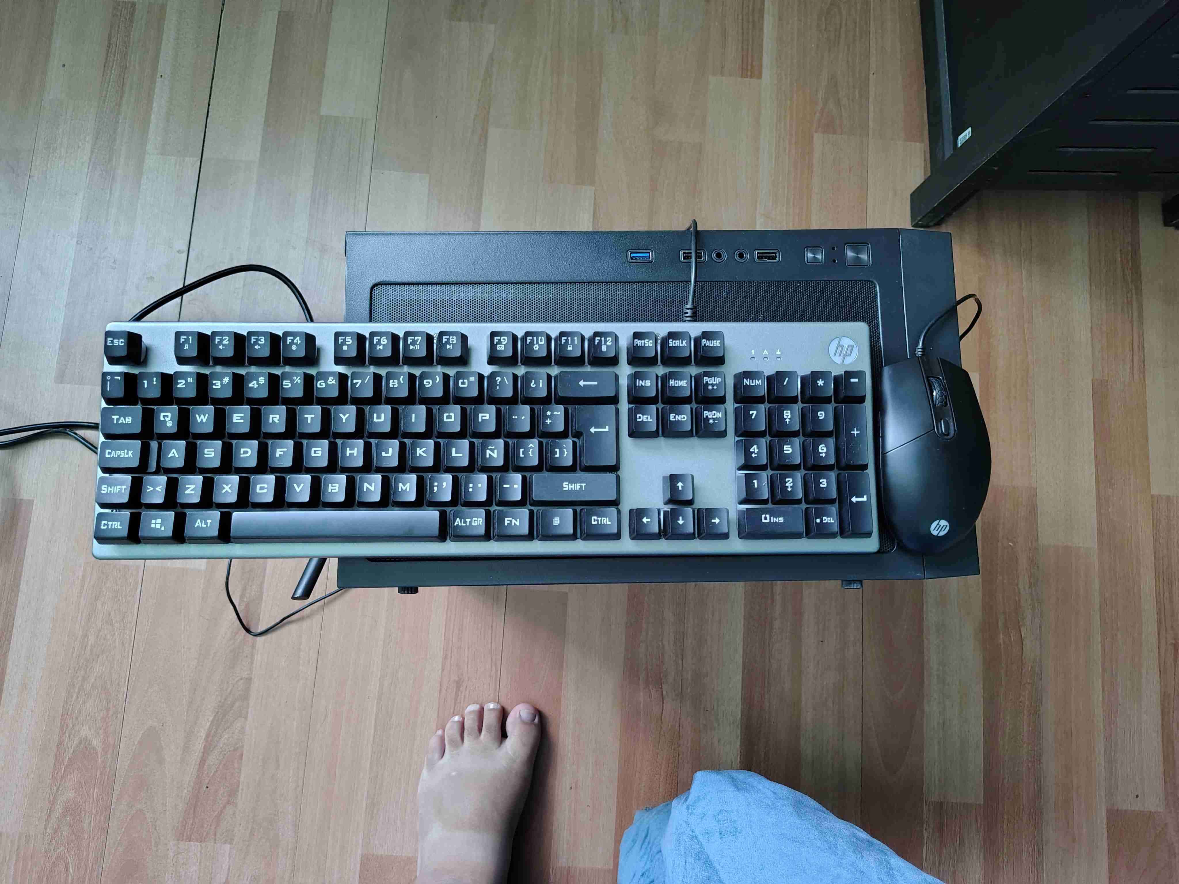 Teclado y mouse HP con cable Km300f Rgb