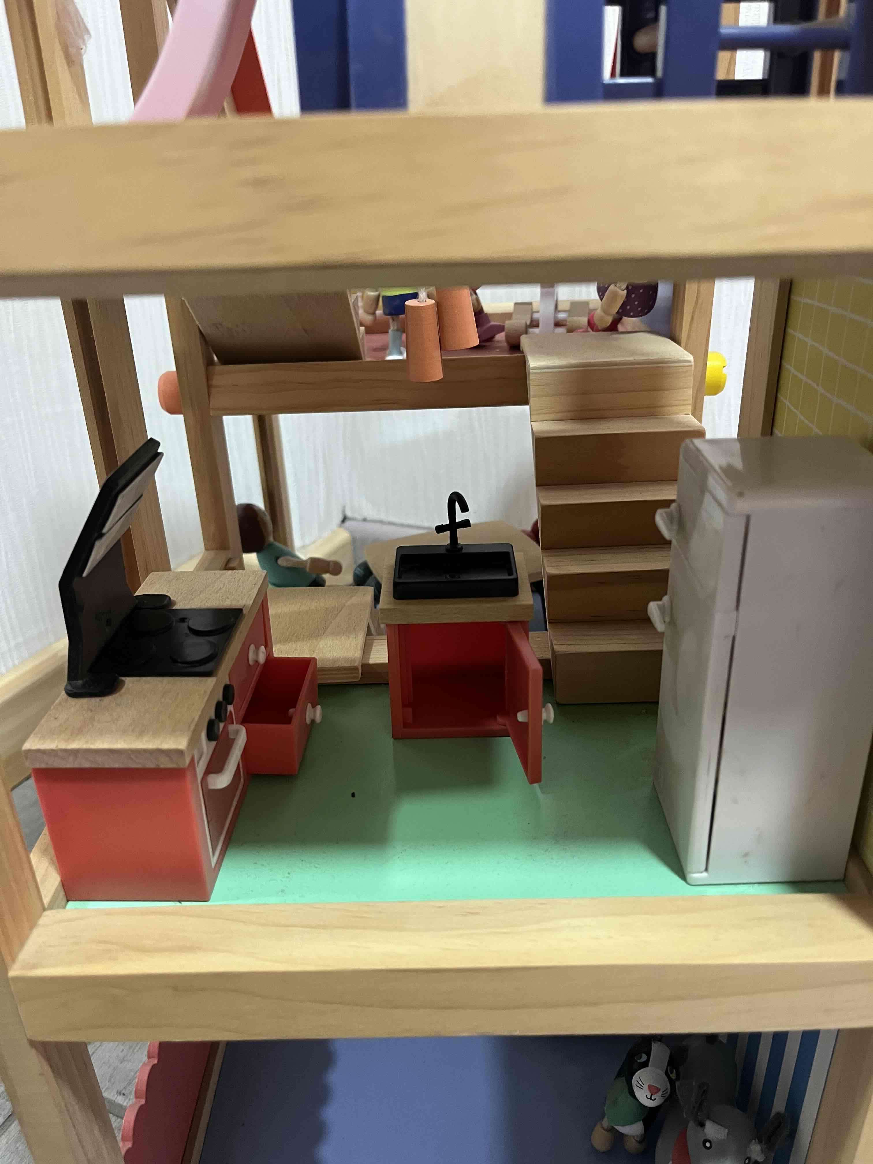 Casa de muñecas de madera - miniatura 2