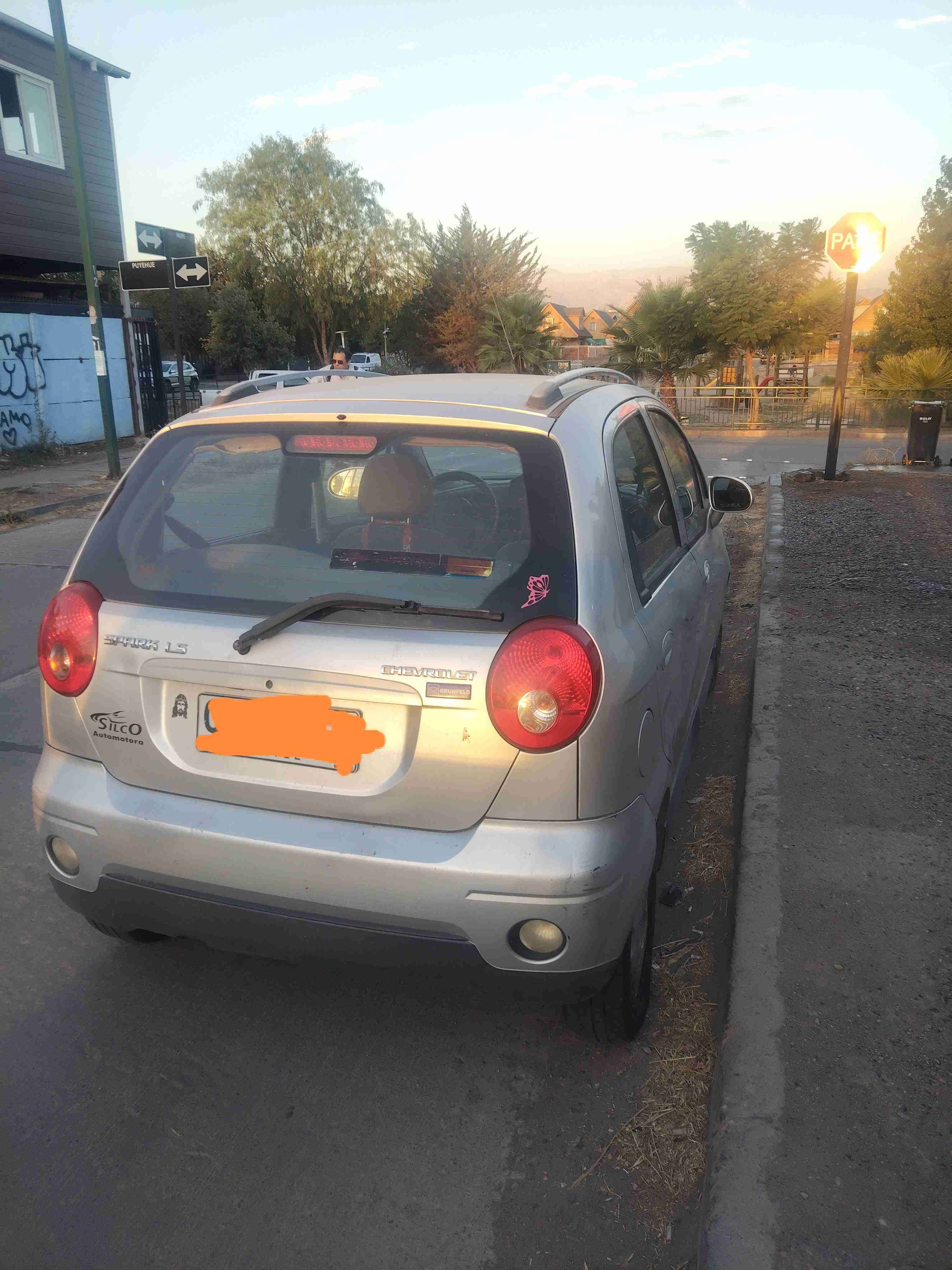 Auto Chevrolet usado en buen estado - miniatura 2