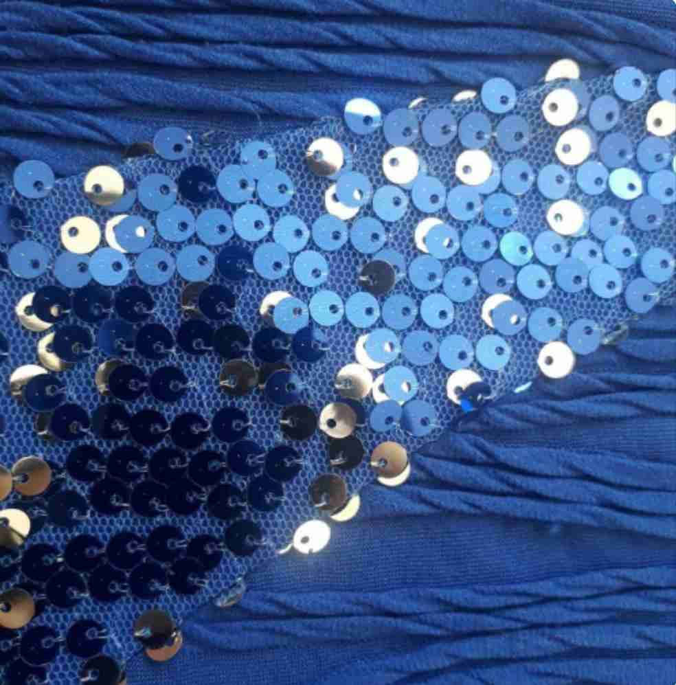 Vestido azul con lentejuelas - miniatura 3