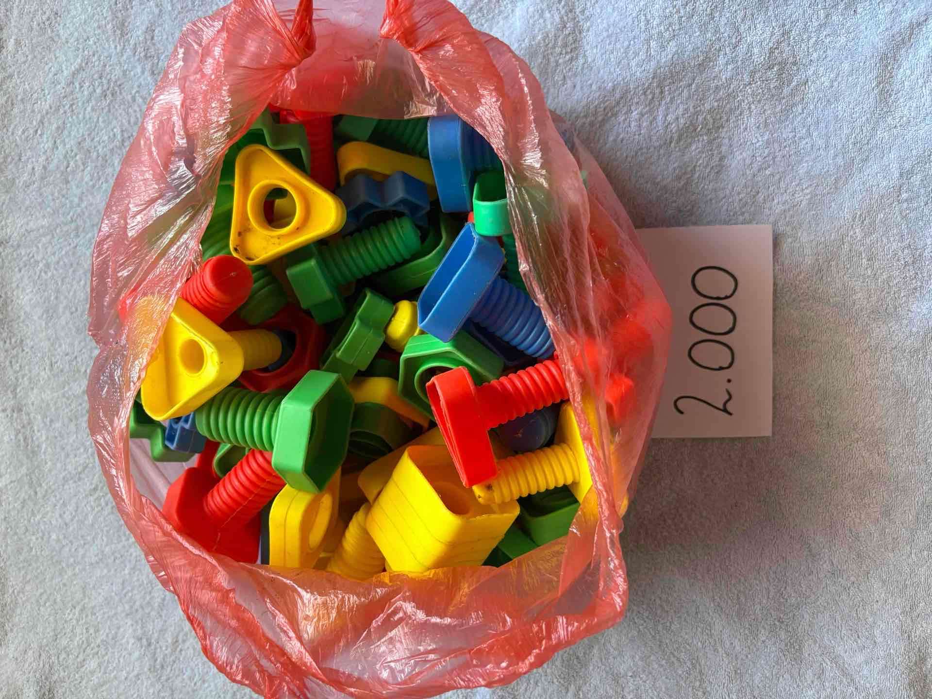 Lote de figuras de juguete variadas - miniatura 3