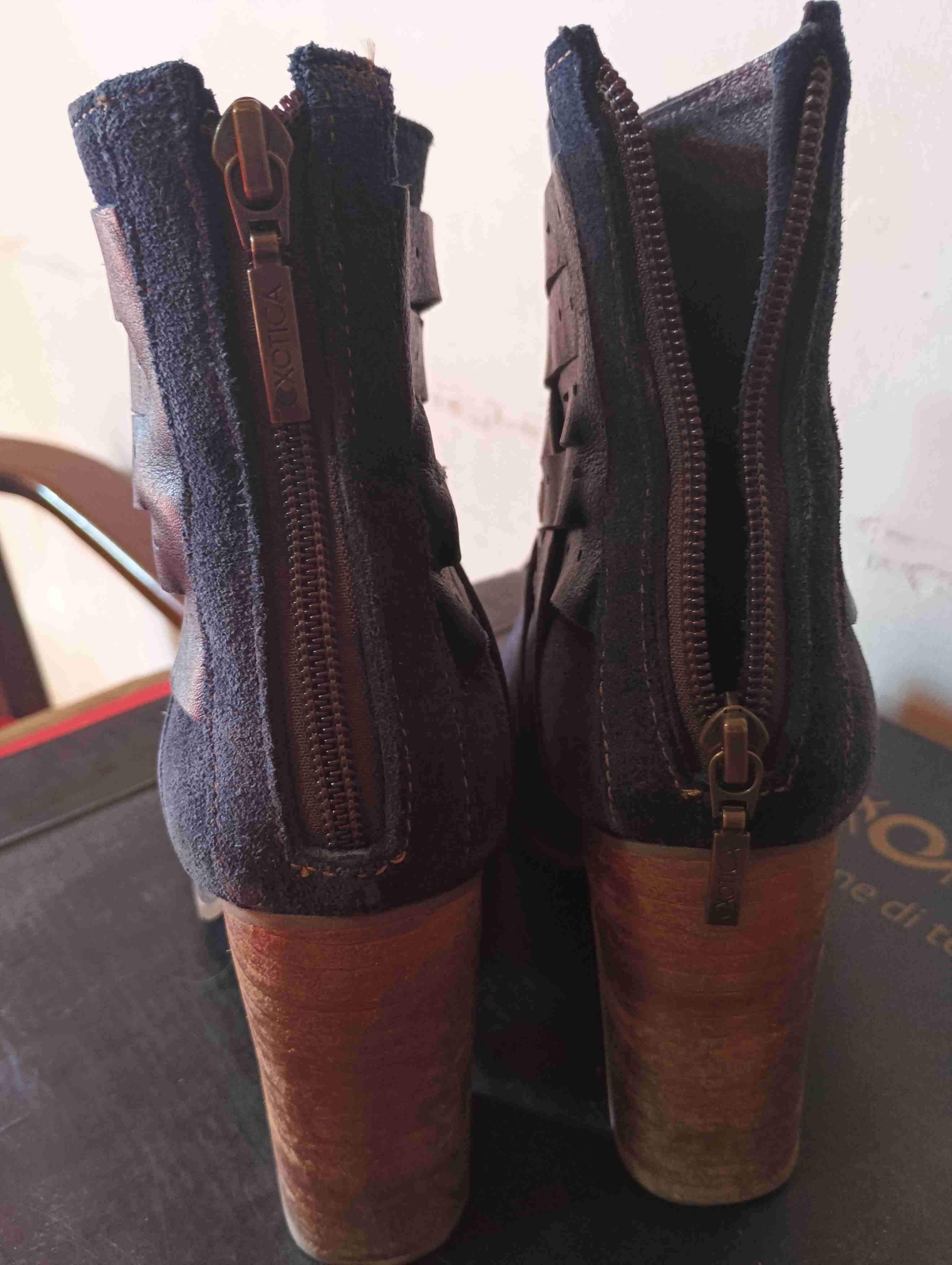 Botines de cuero marca exótica impecables talla 38 - miniatura 4