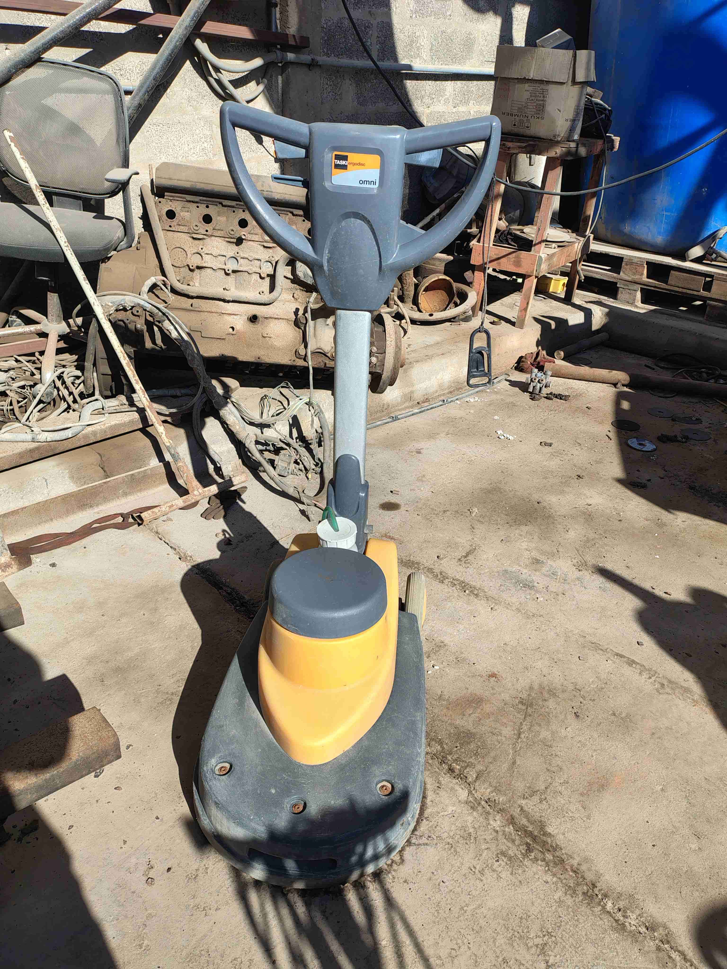 Máquina fregadora tipo conductor - miniatura 3