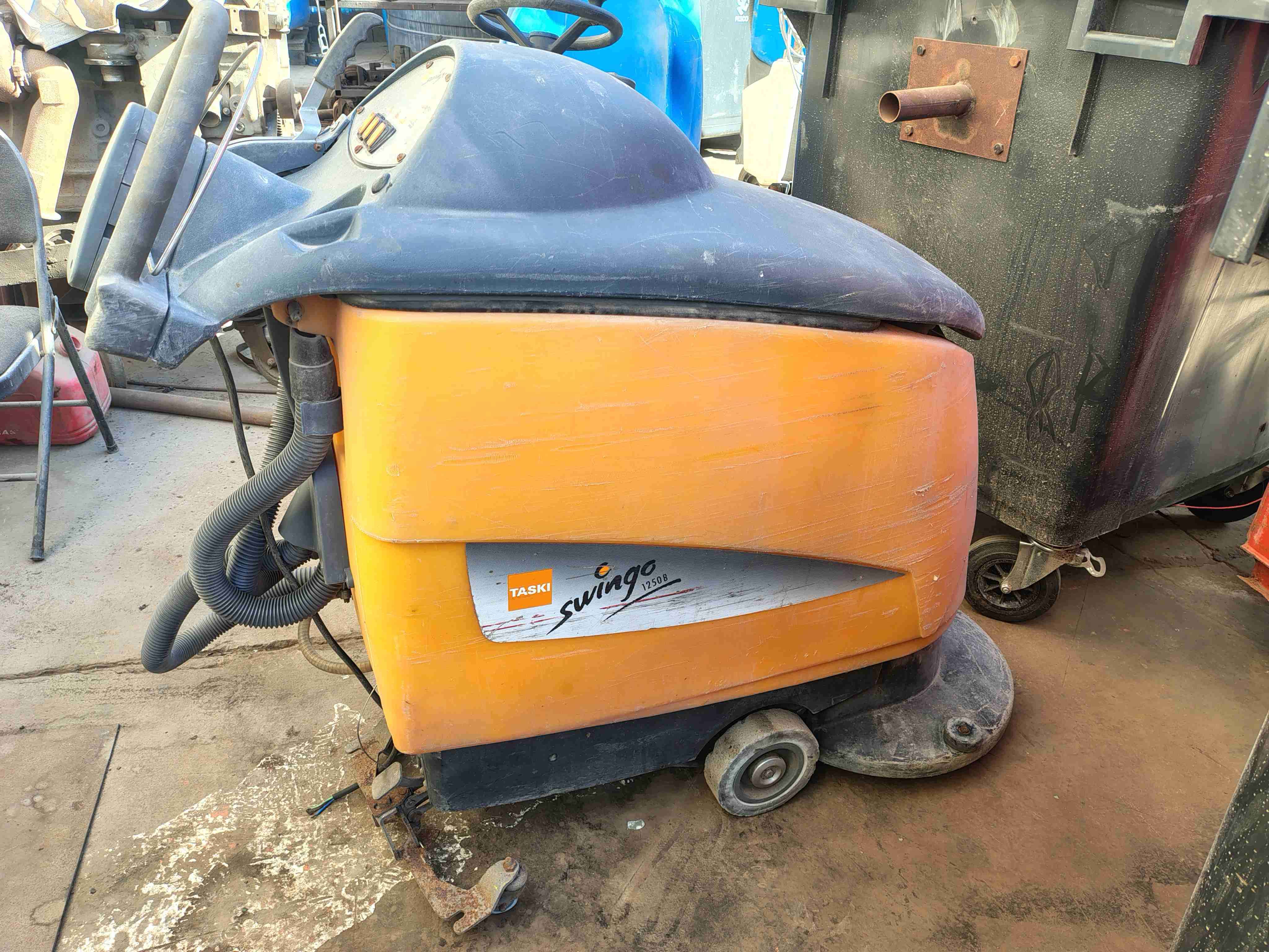 Máquina fregadora tipo conductor - miniatura 5