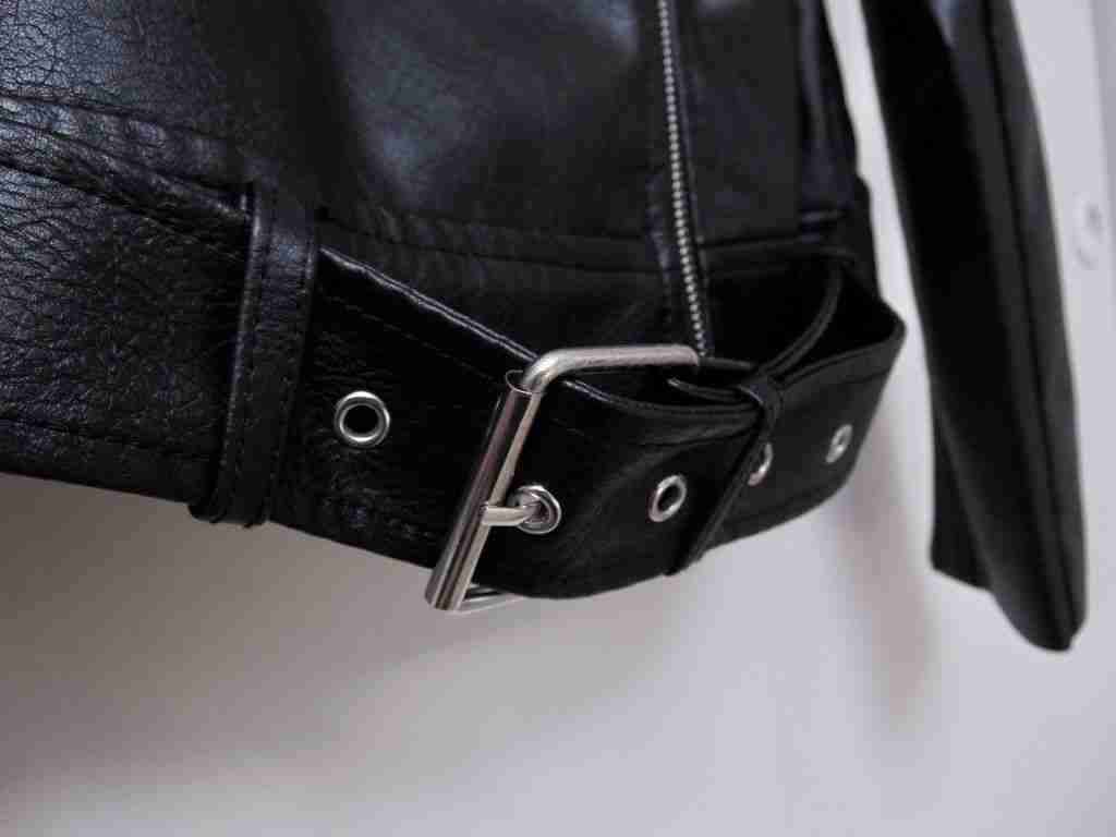 Chaqueta de cuero negra estilo biker - miniatura 4