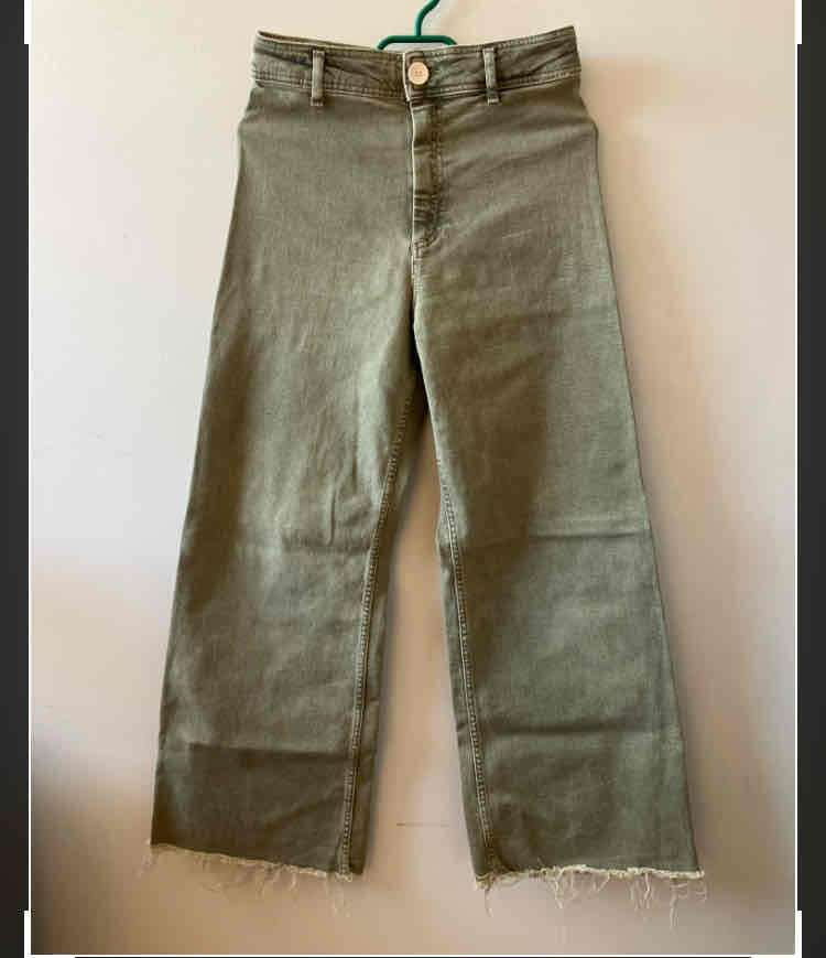 Pantalón verde oliva corte recto