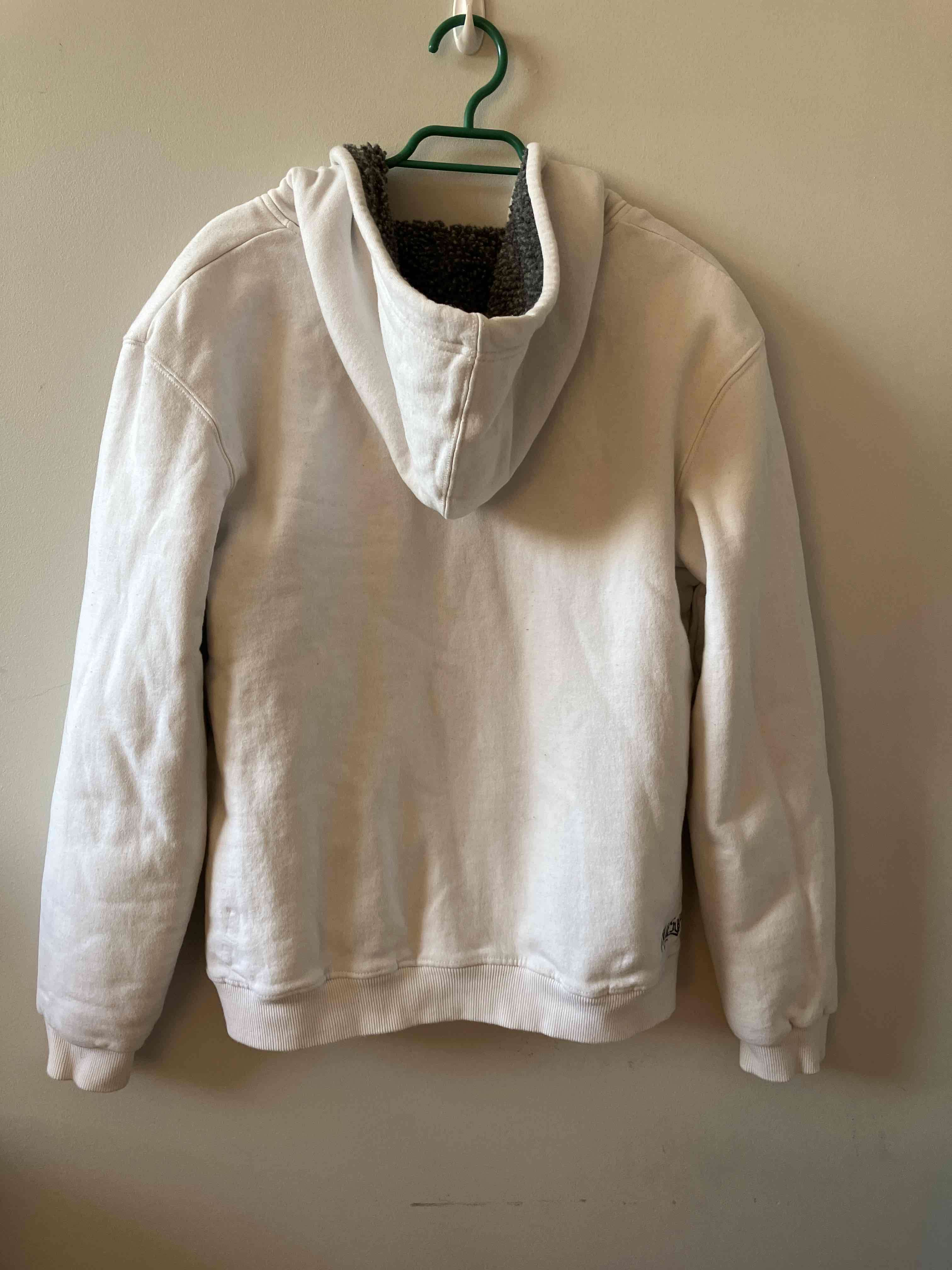 Polerón Maui, blanco con diseño gráfico - miniatura 3