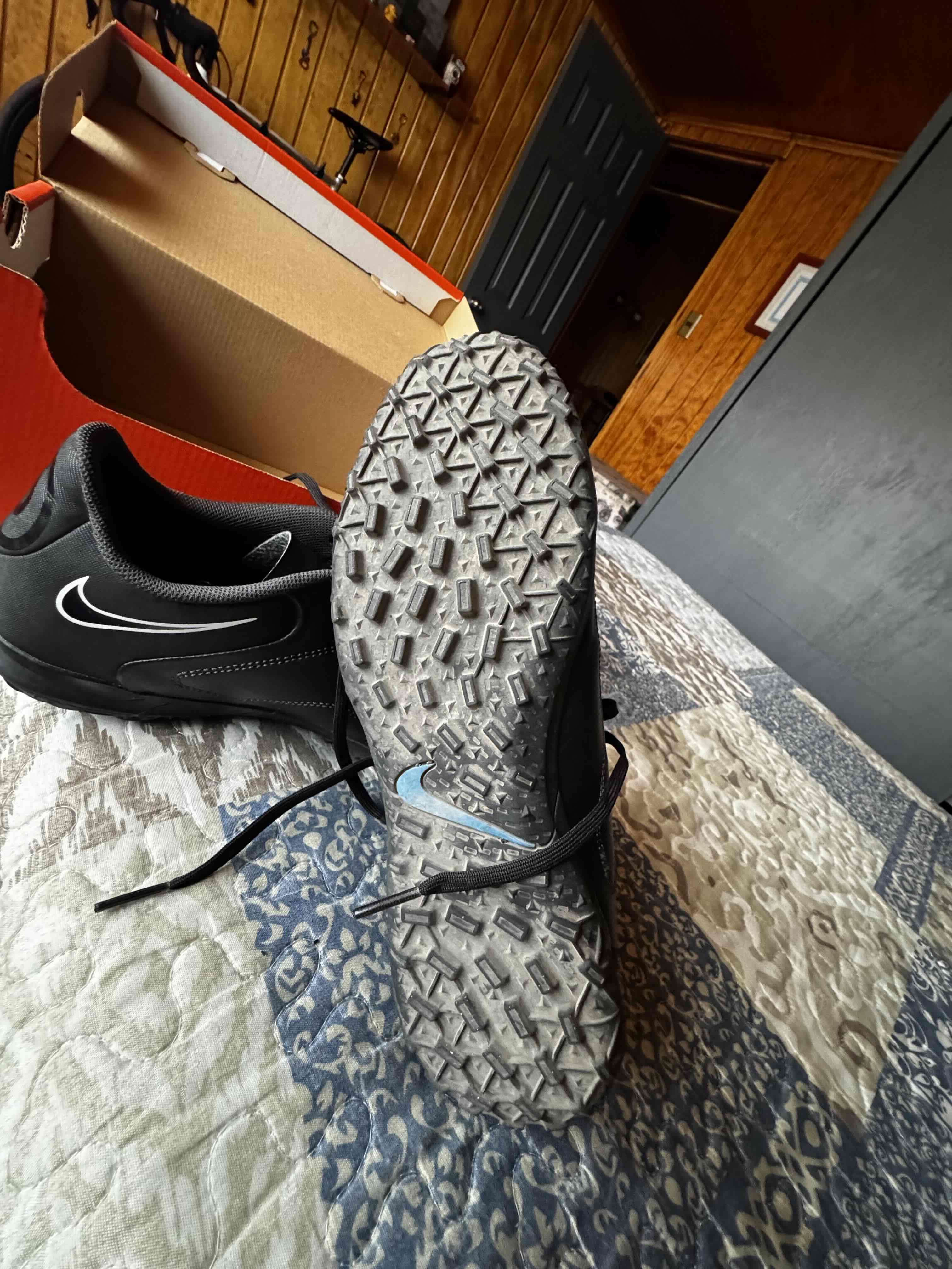 Zapatillas negras deportivas Nike - miniatura 3