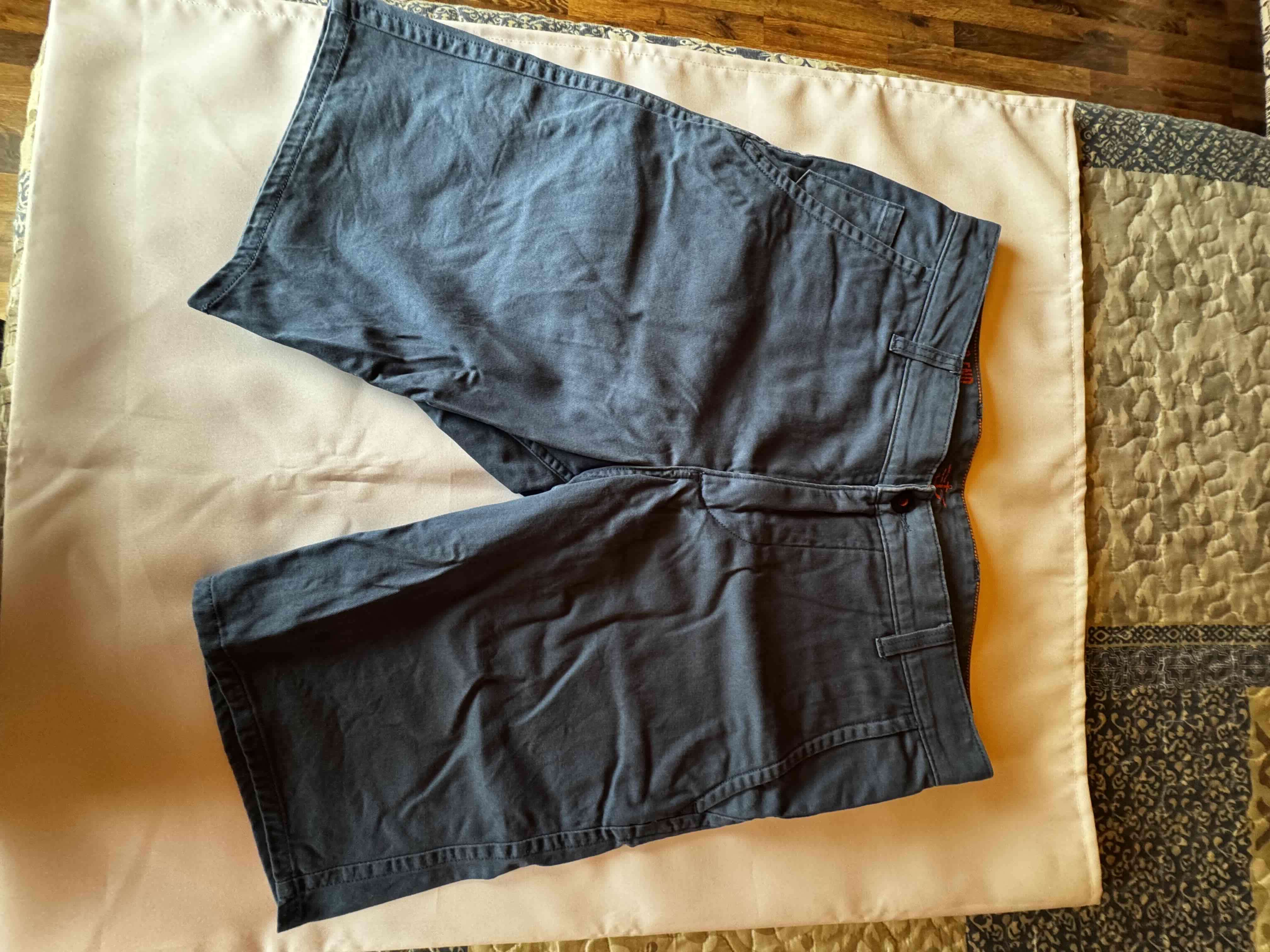 Shorts deportivos gris oscuro - miniatura 2