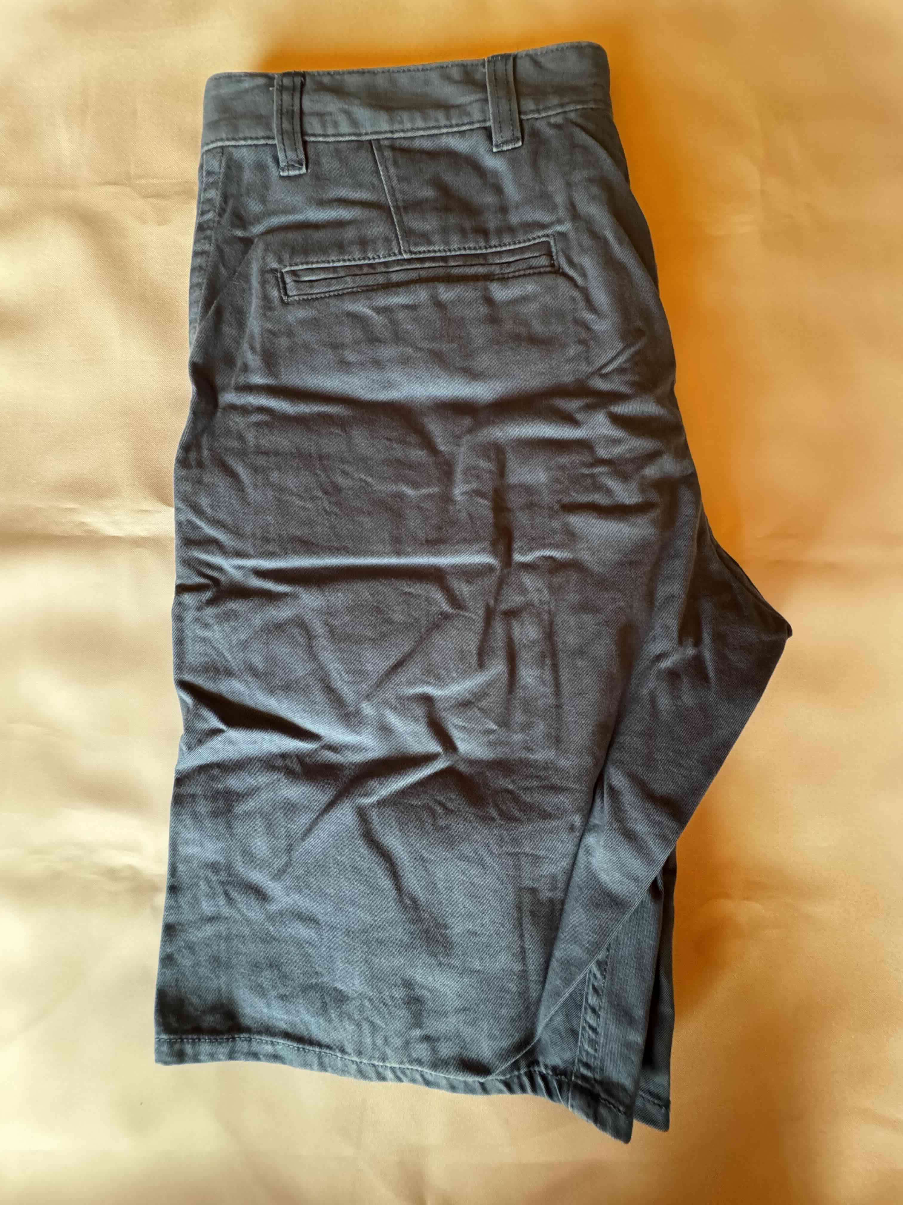 Shorts deportivos gris oscuro - miniatura 3