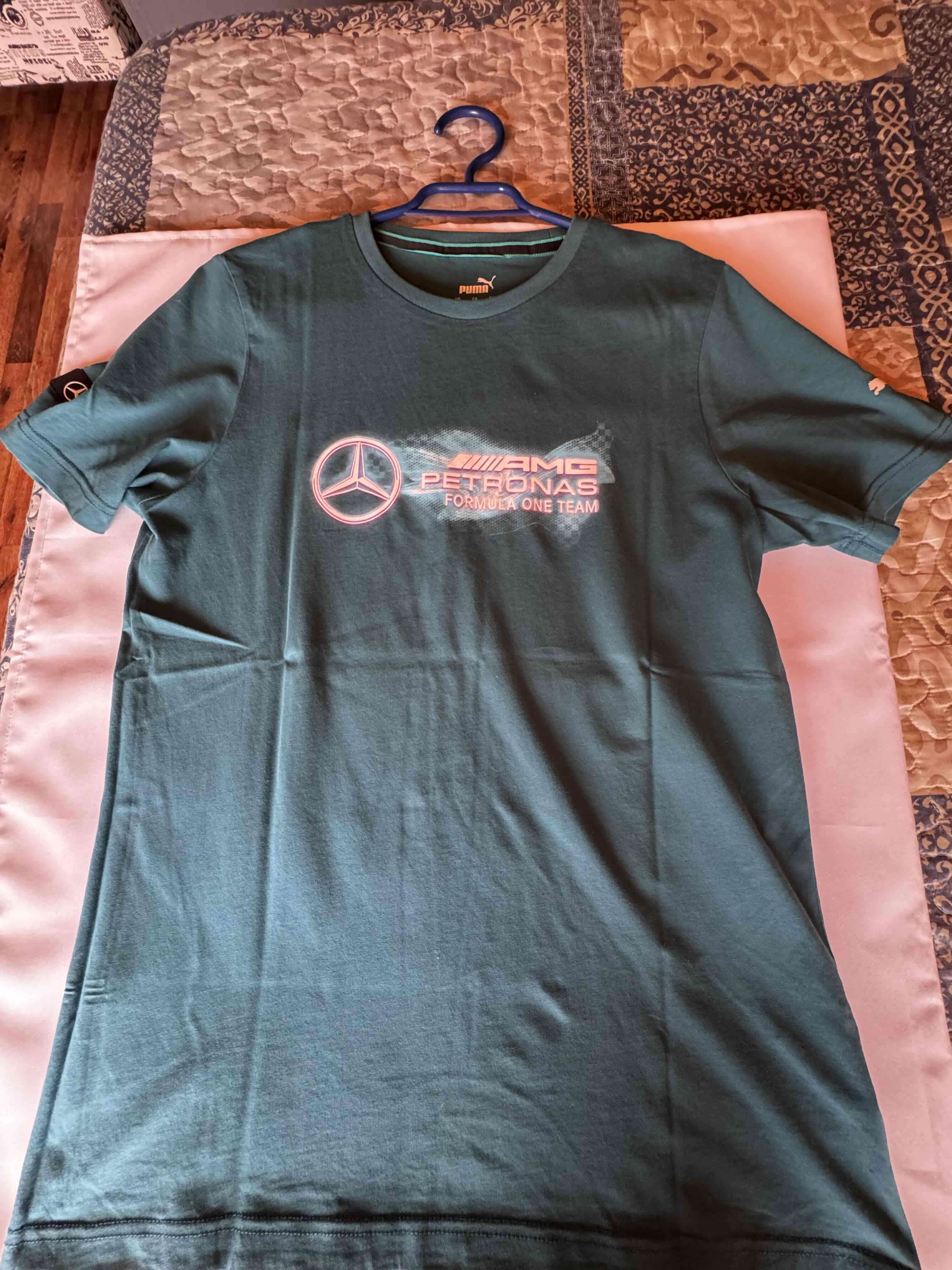 Polera verde Mercedes AMG