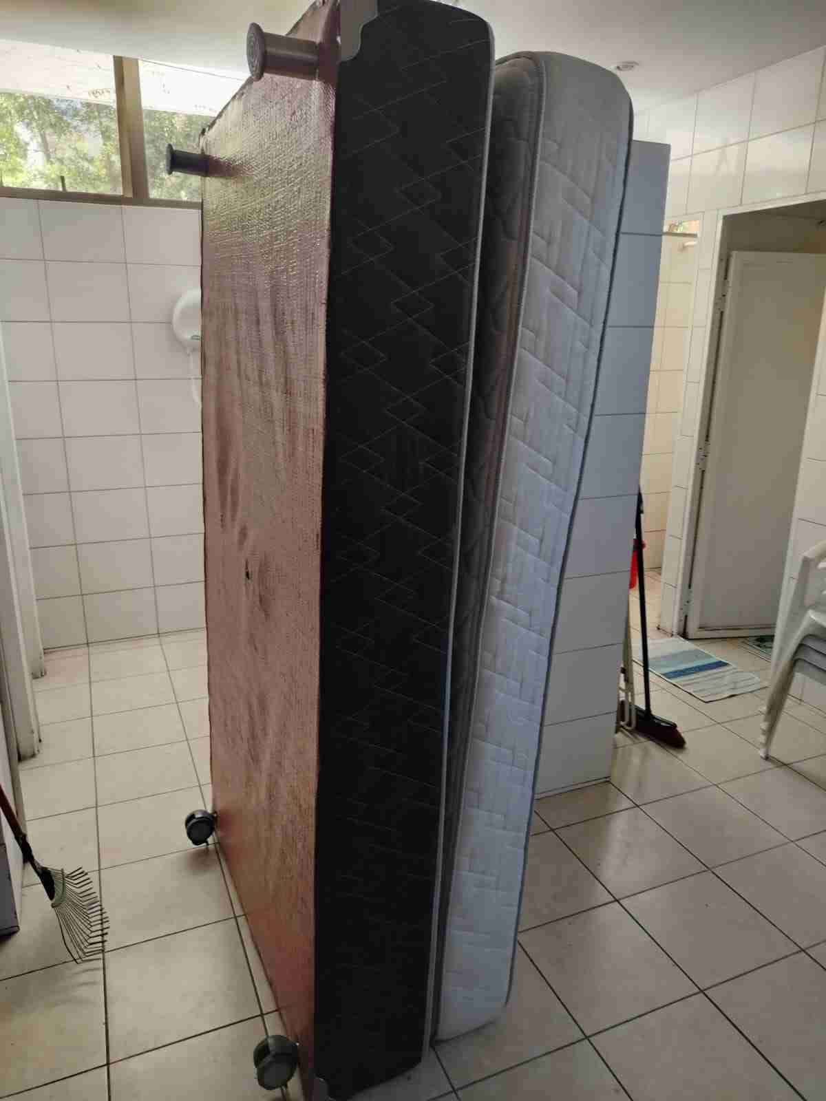 Cama 2 plazas  tamaño grande usado - miniatura 2