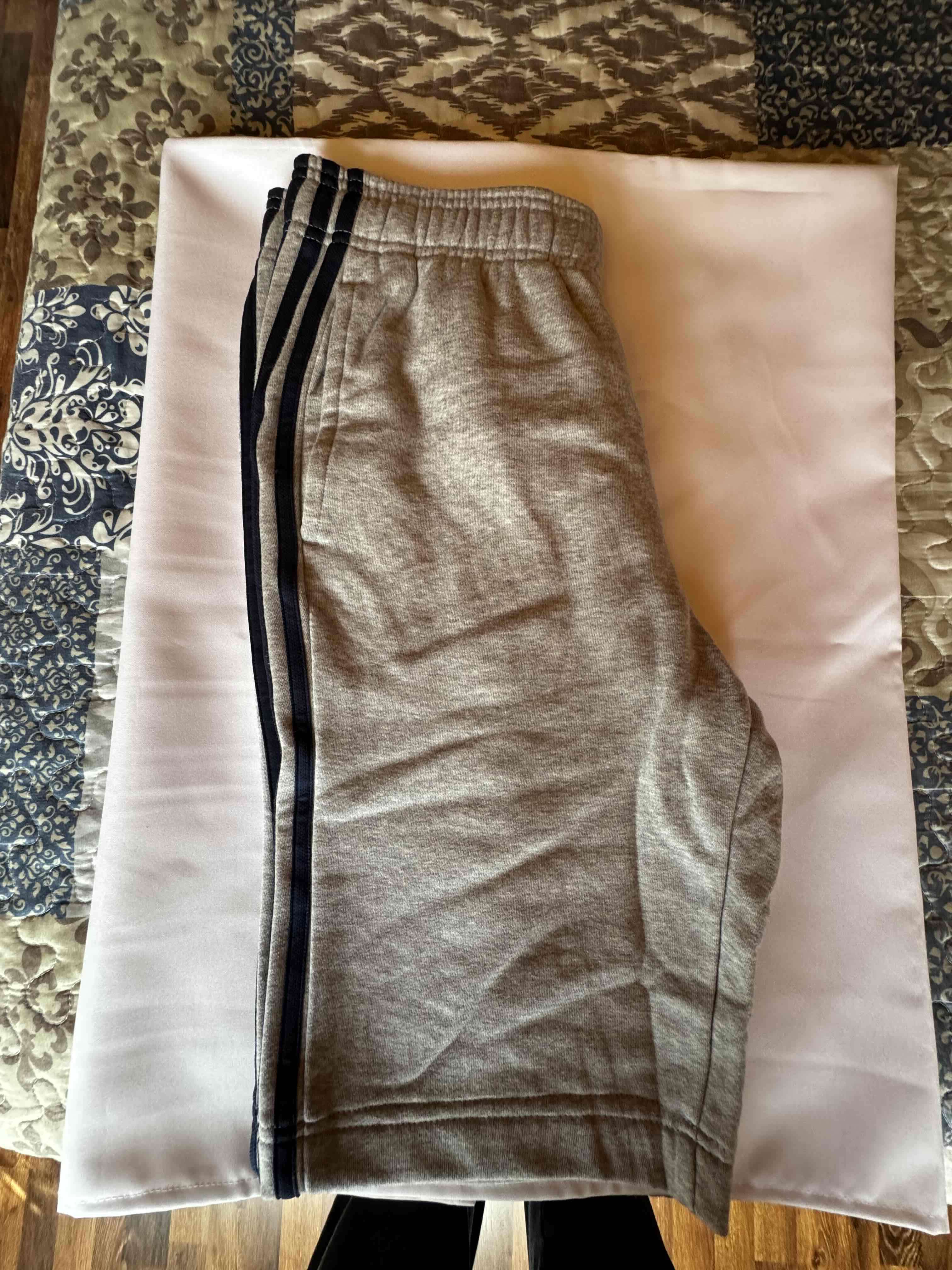 Shorts deportivos grises Adidas - miniatura 4