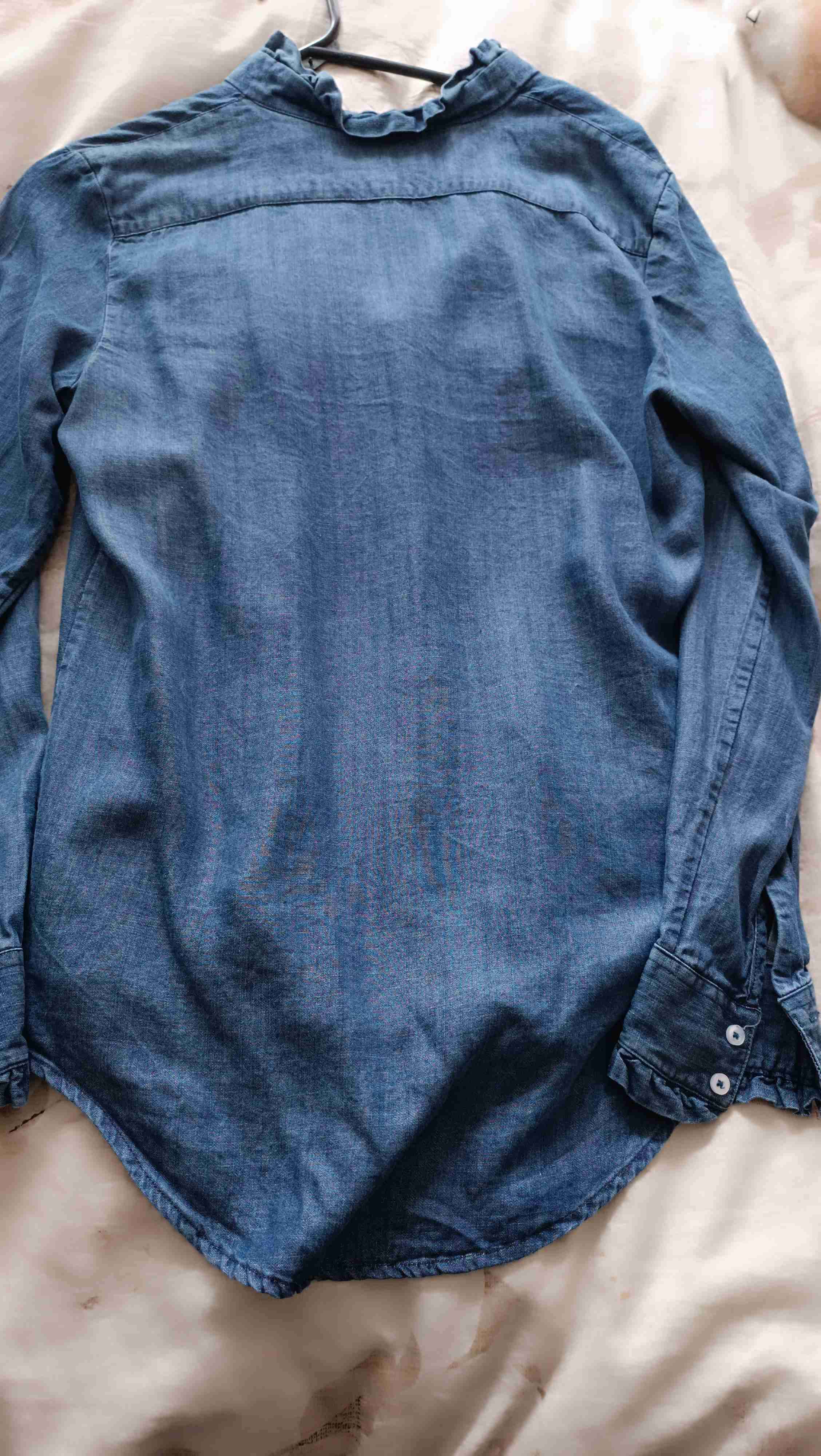 Blusa de mezclilla azul. - miniatura 5