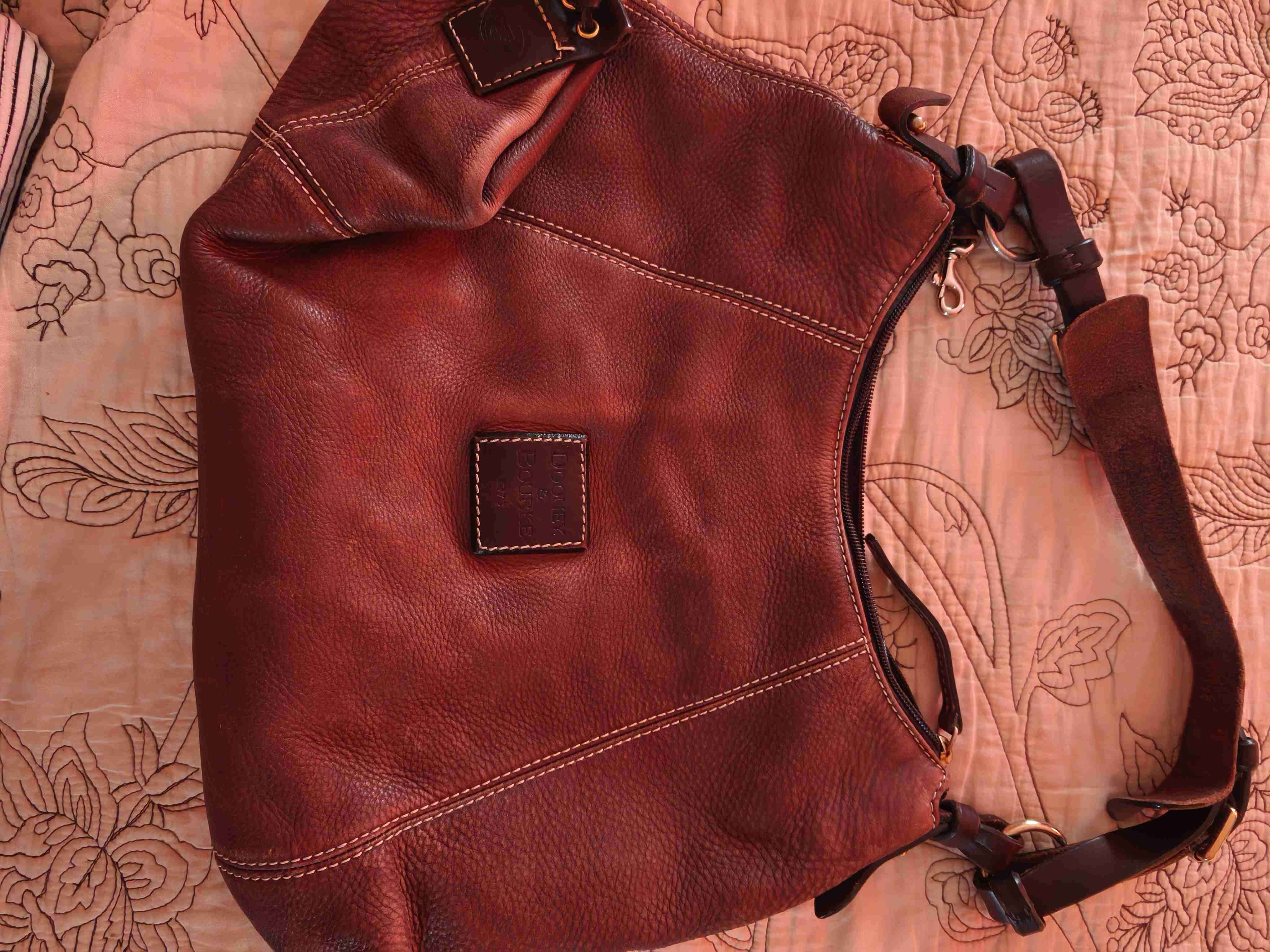 Bolso de cuero marrón