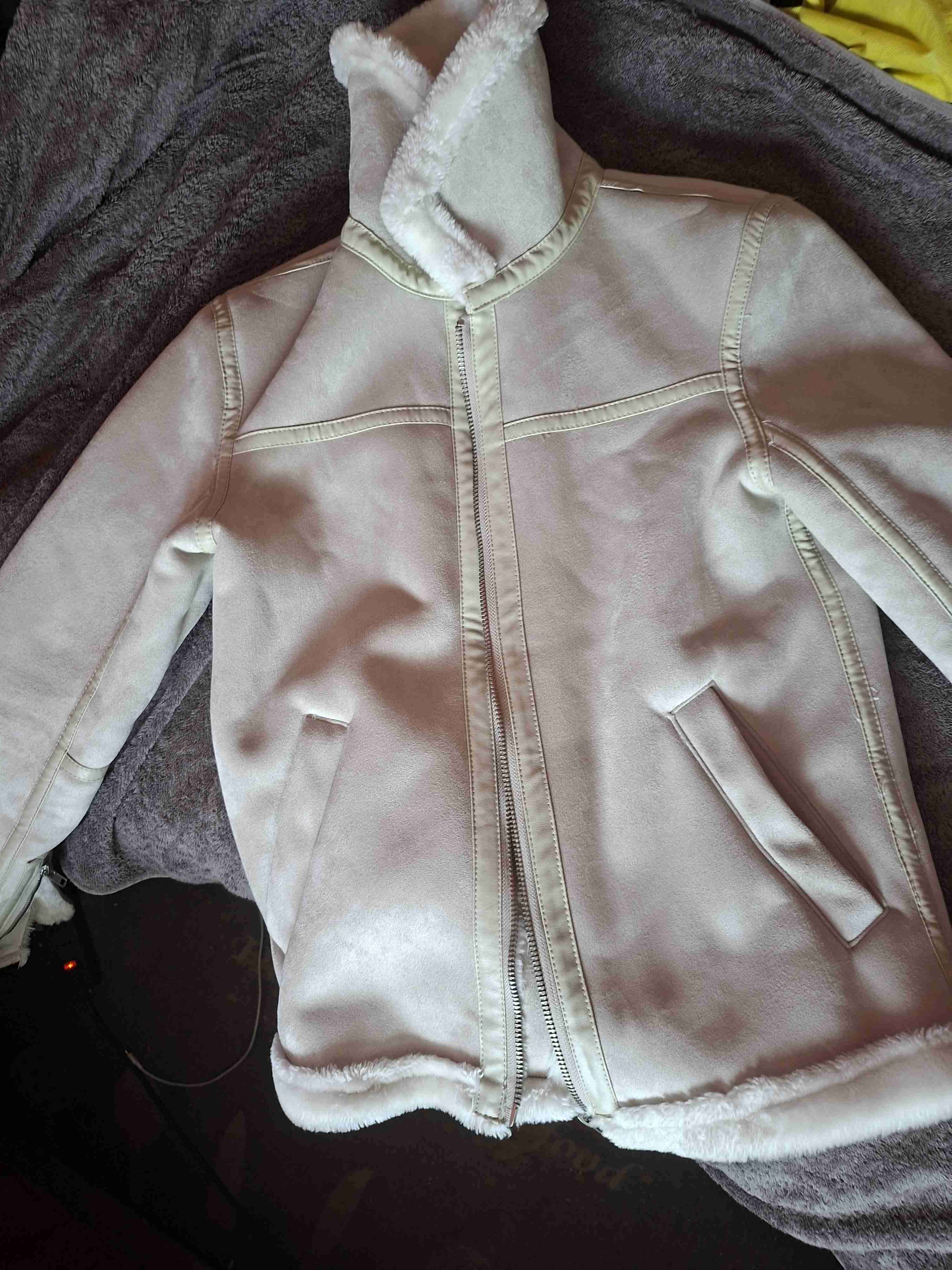 Chaqueta beige con forro peludo - miniatura 3