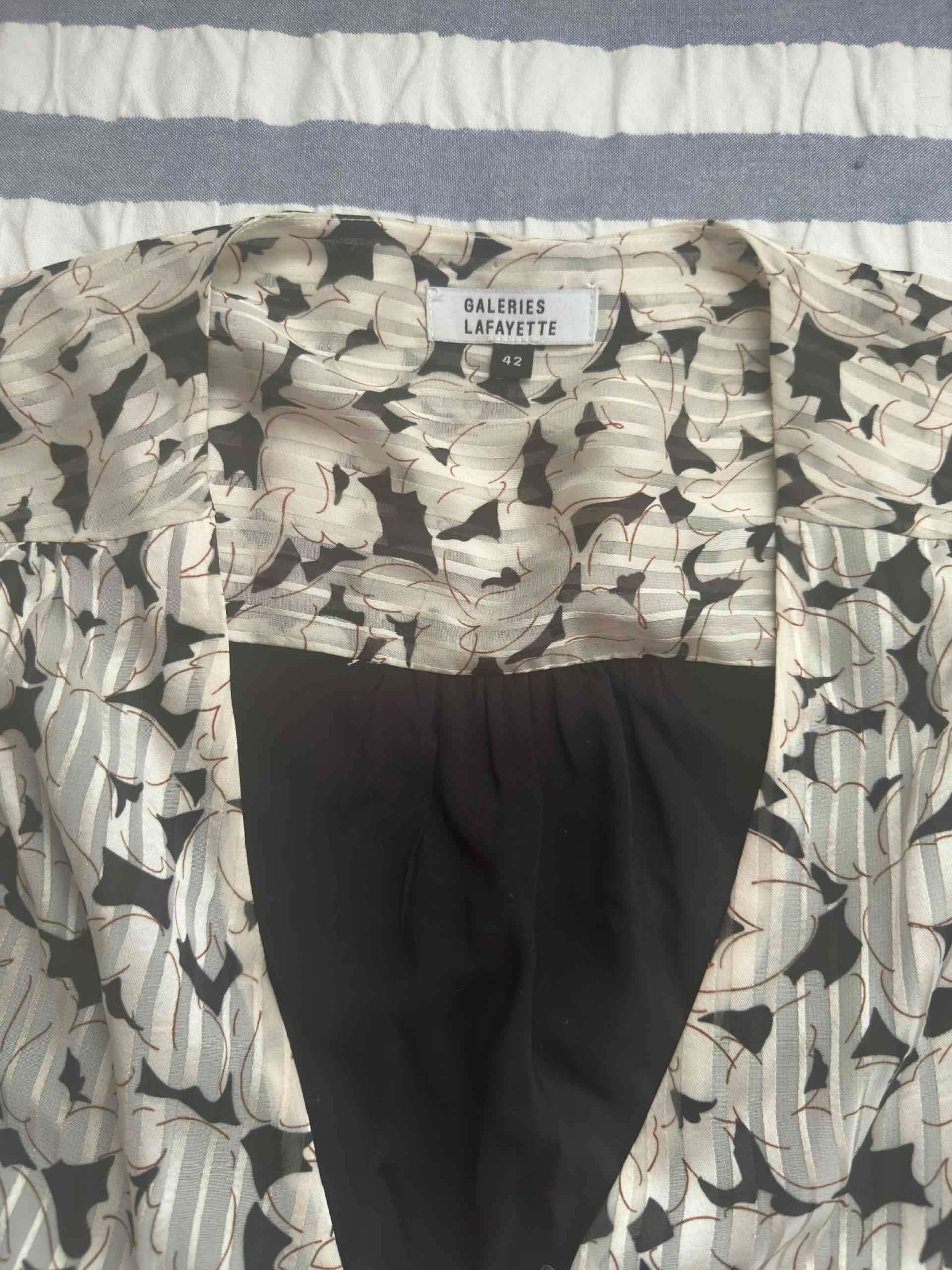 Vestido floral blanco y negro, corto, manga larga - miniatura 3