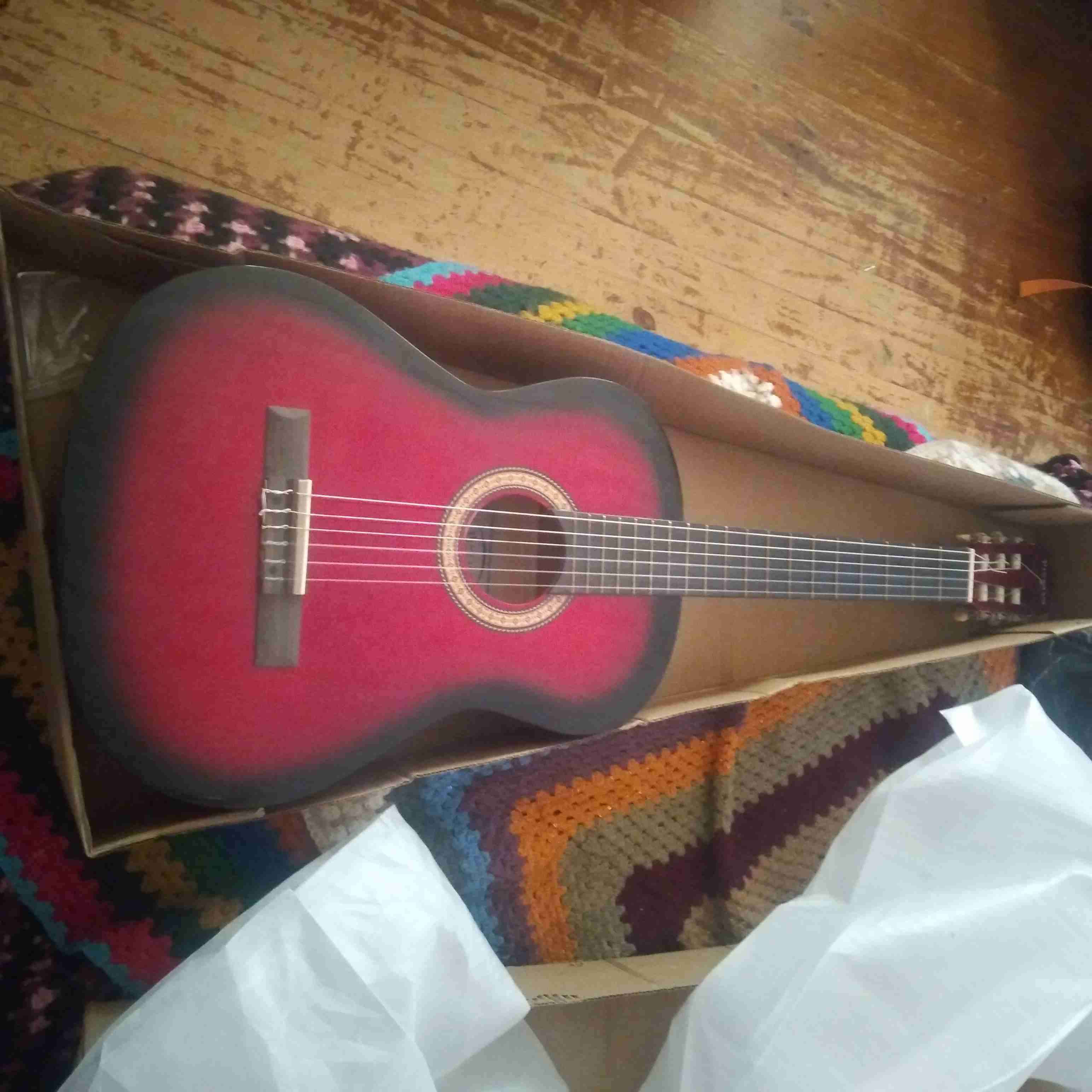 Guitarra acústica Vizcaya roja - miniatura 2