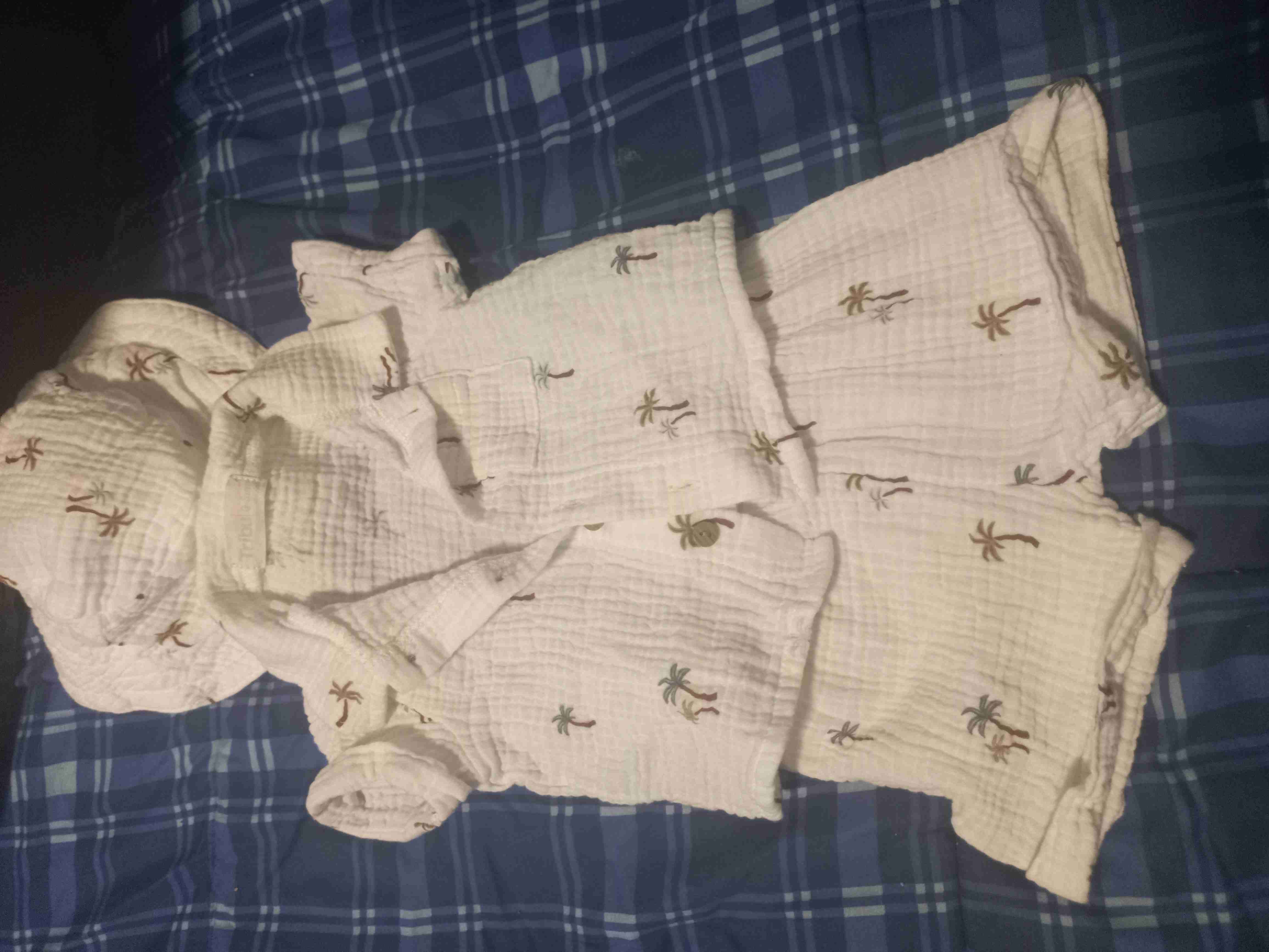 Conjunto de ropa infantil estampado