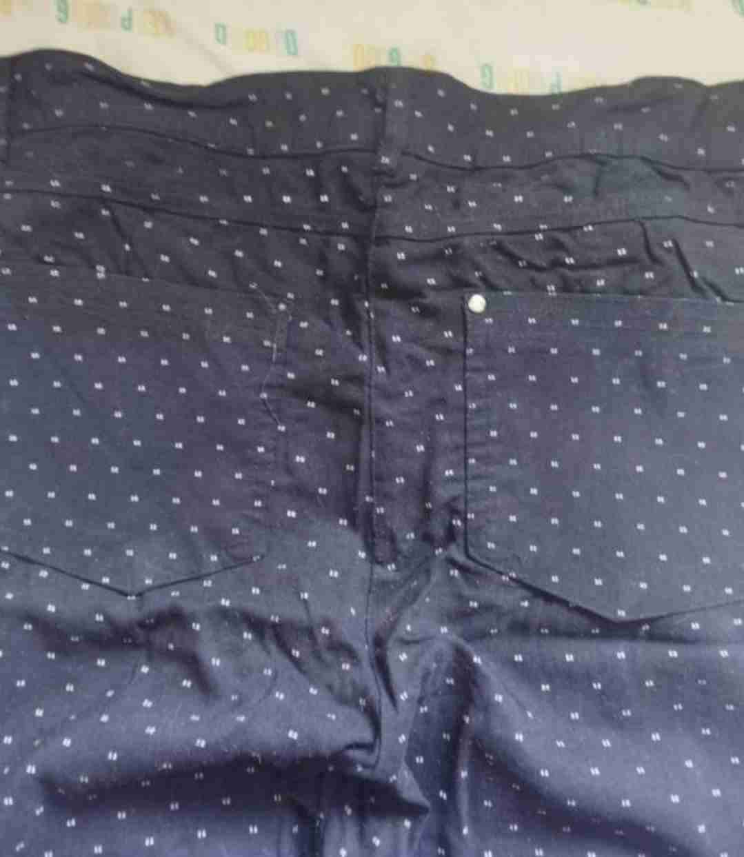 Pantalones negros con puntos blancos - miniatura 3