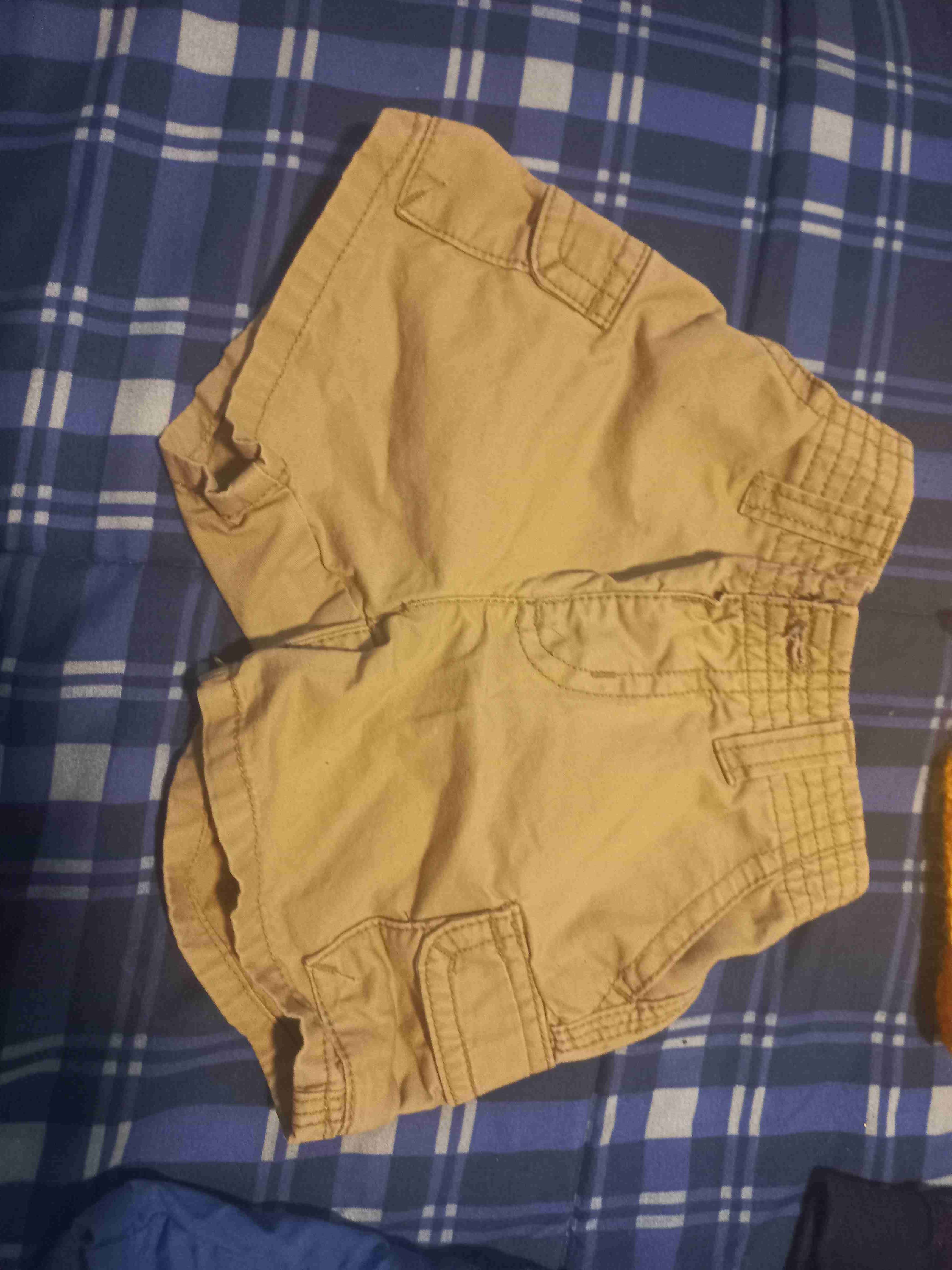 Shorts beige para niños
