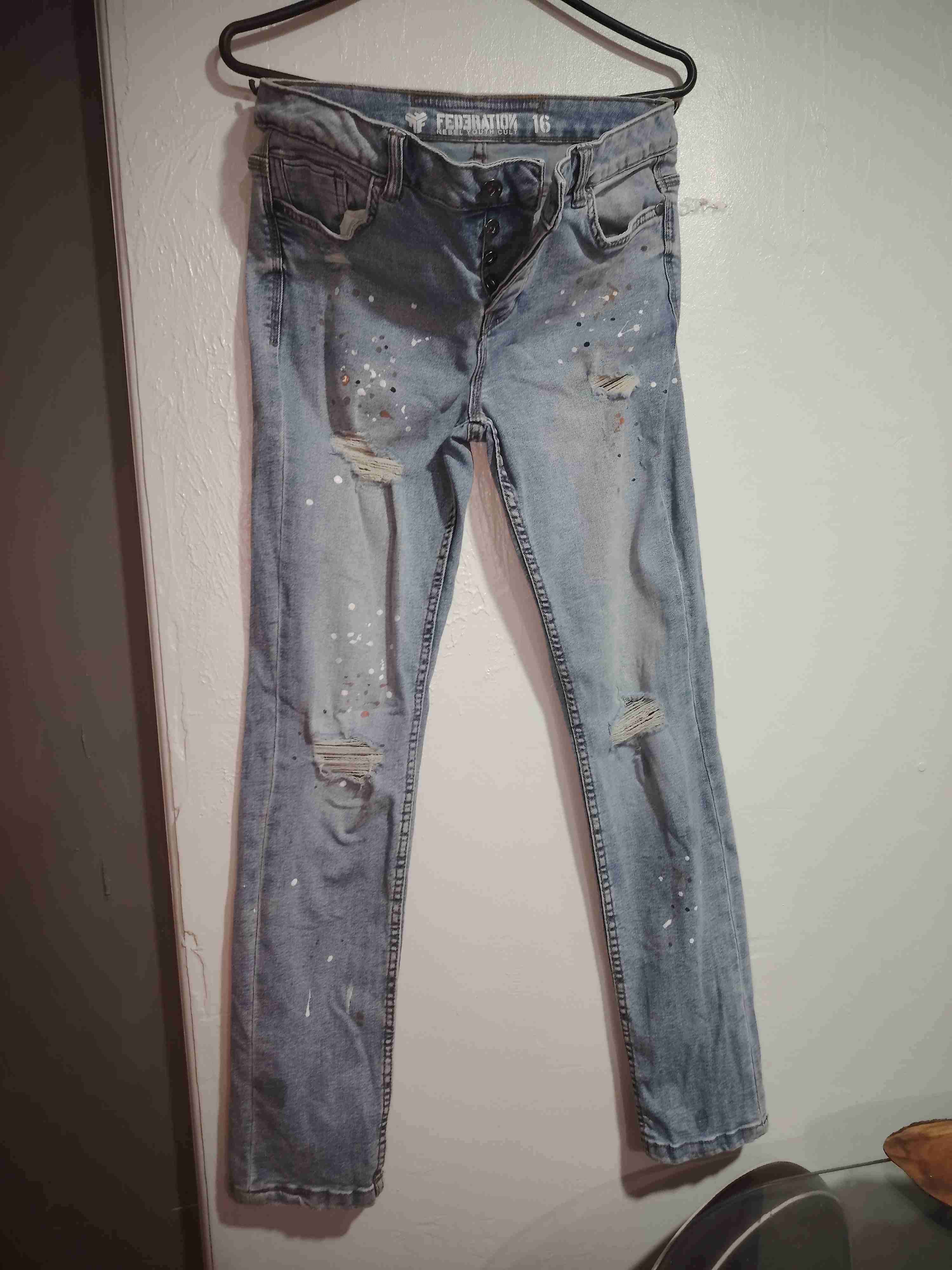 Jeans azules rotos - miniatura 2