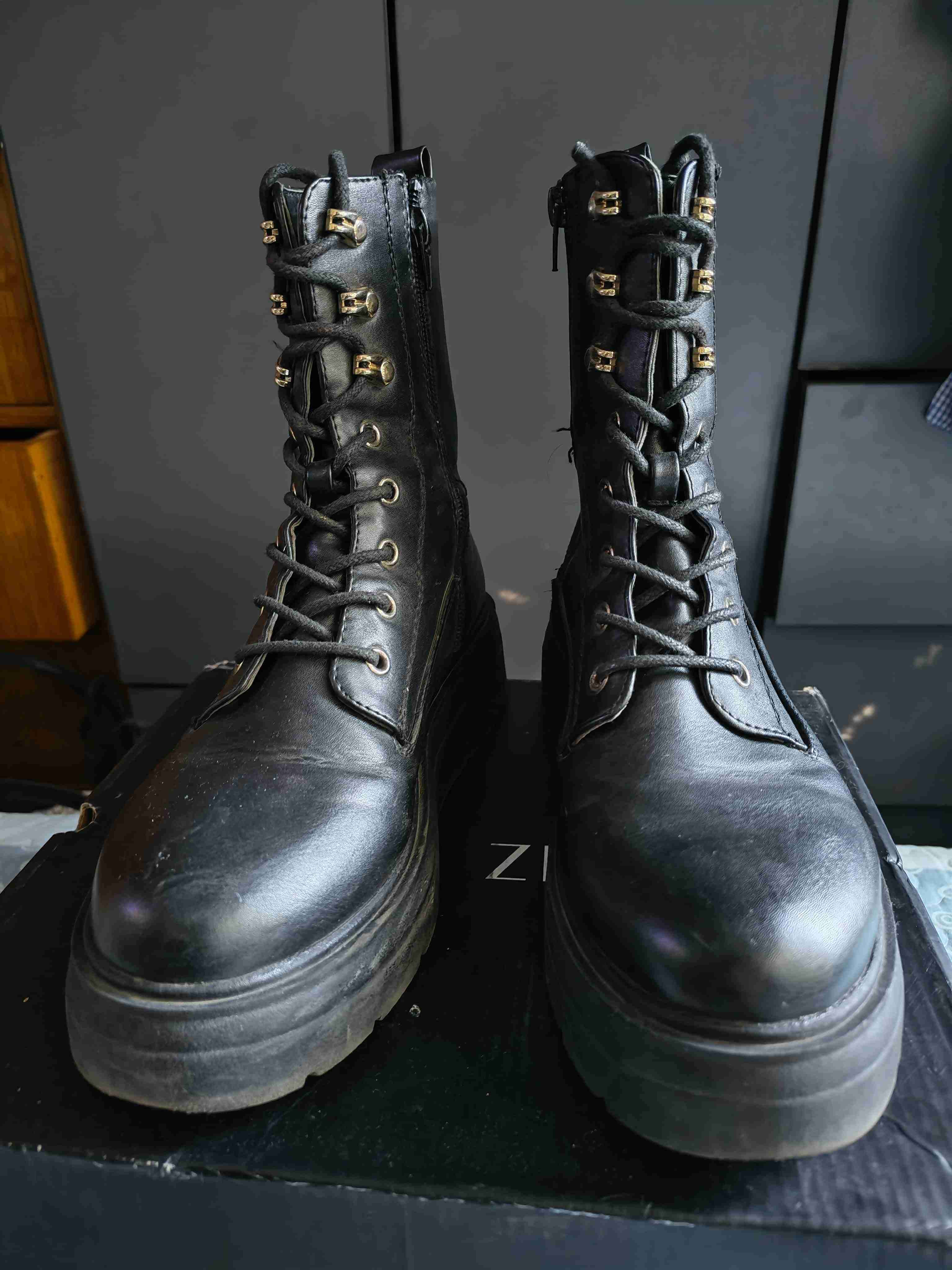 Botas negras con plataforma - miniatura 3