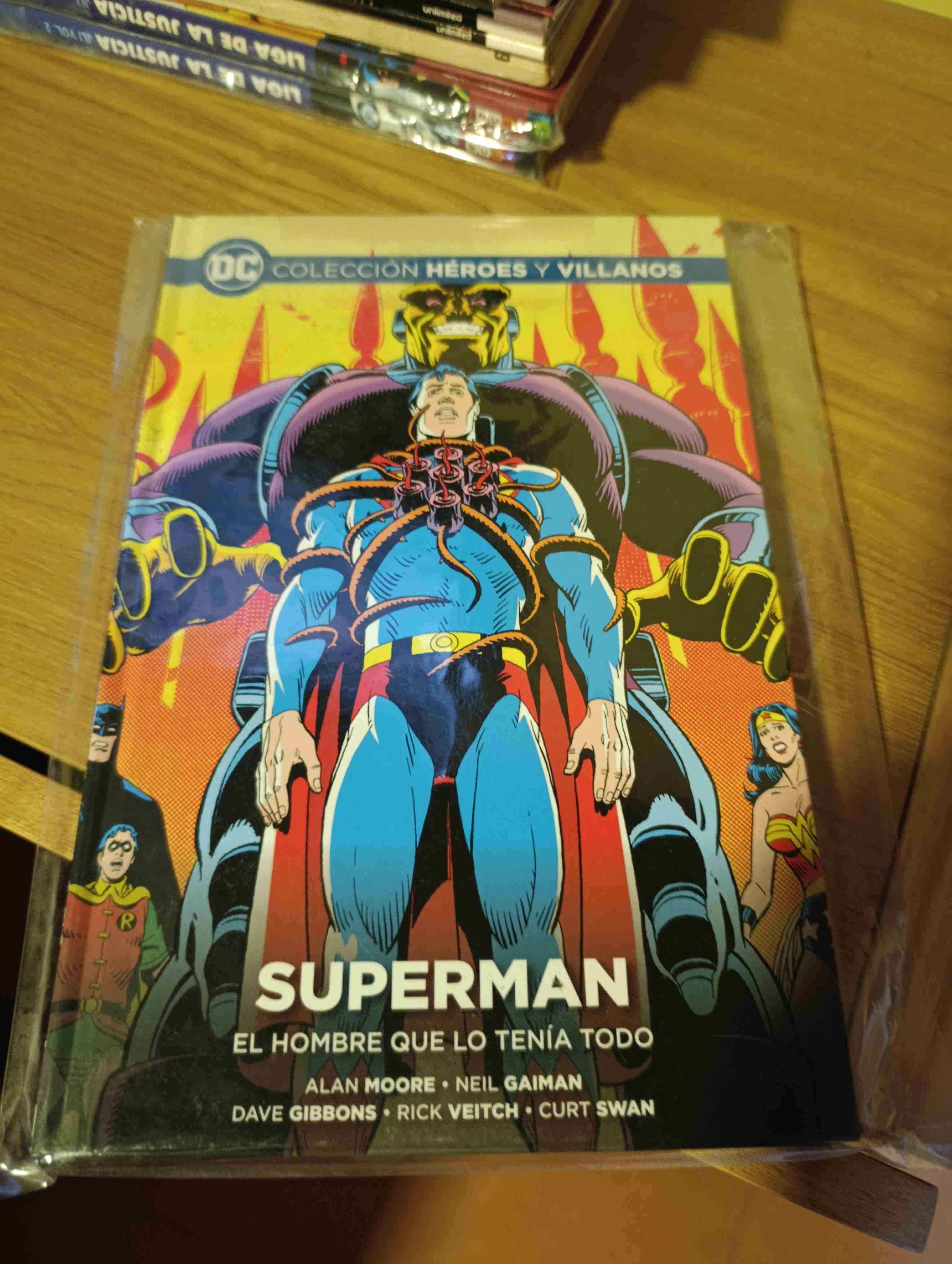 Cómic Superman Héroes y Villanos