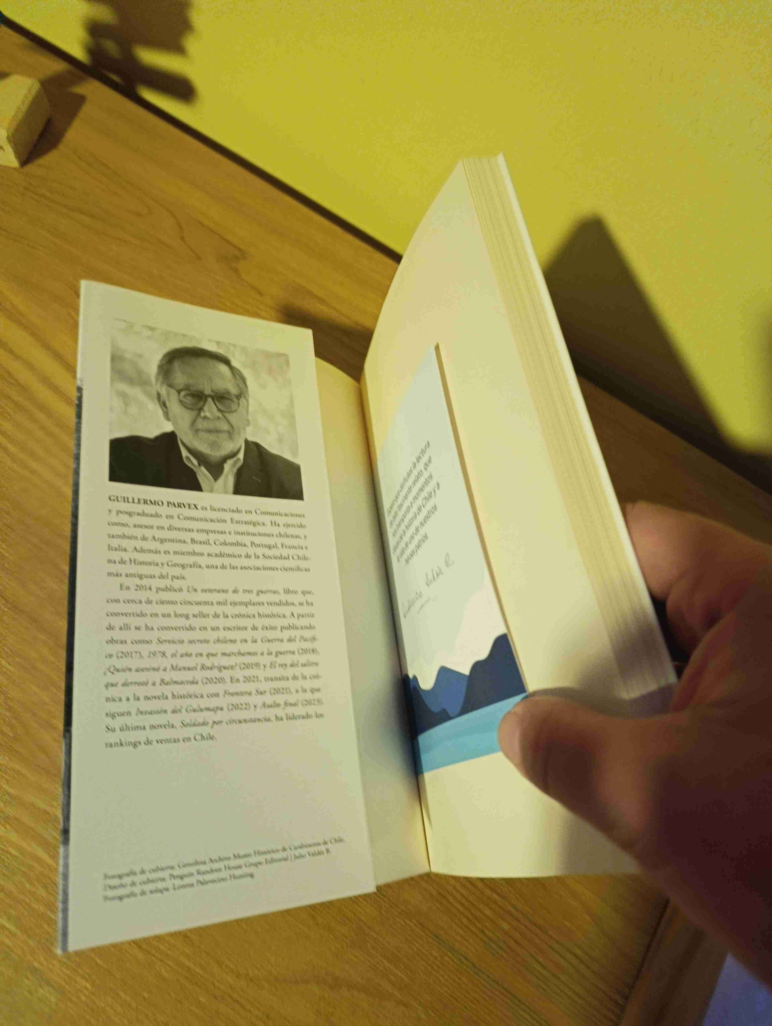 Libro 'Teniente Hernán Merino' - miniatura 3