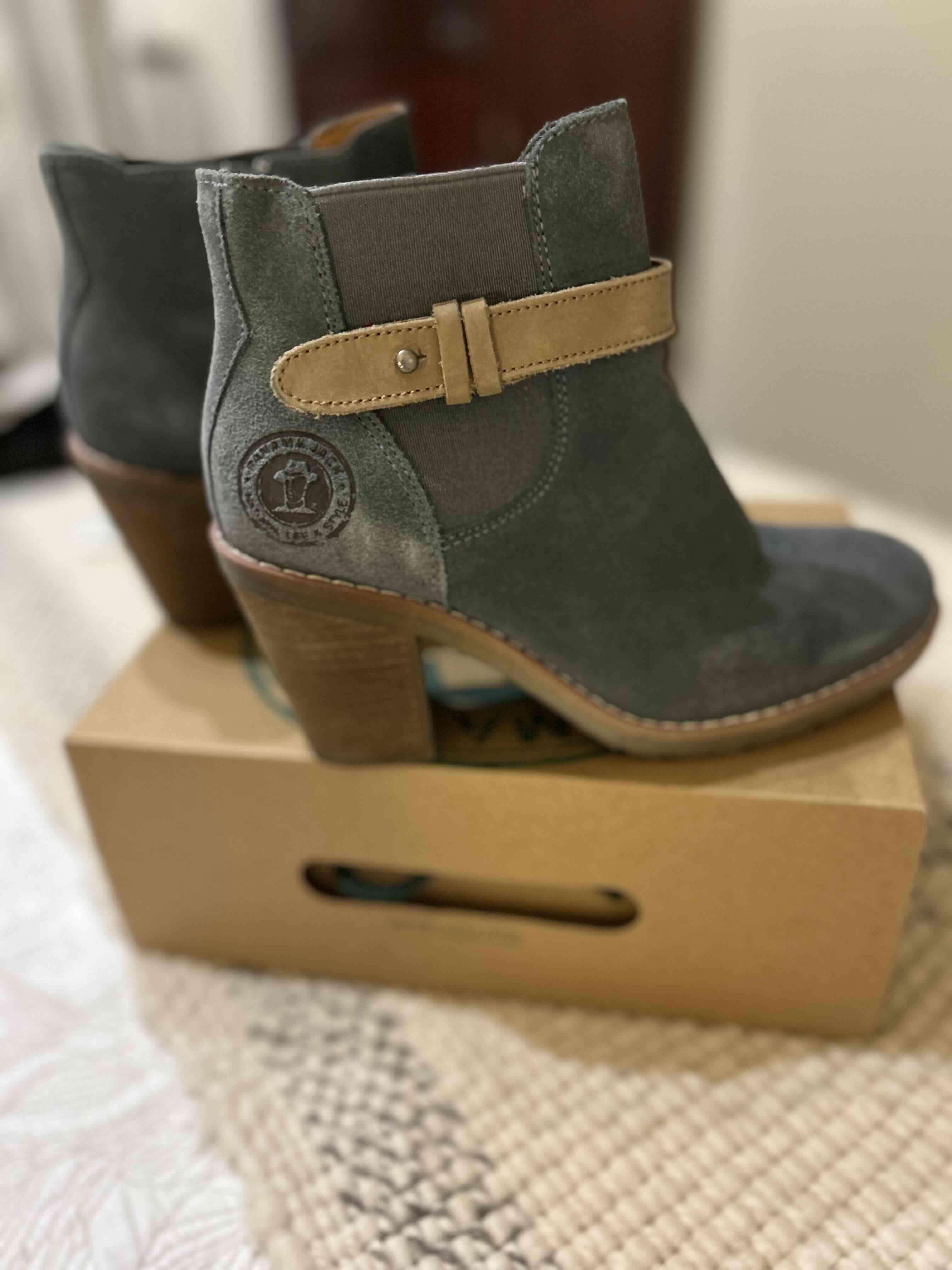 Botines de gamuza gris con tacón - miniatura 2