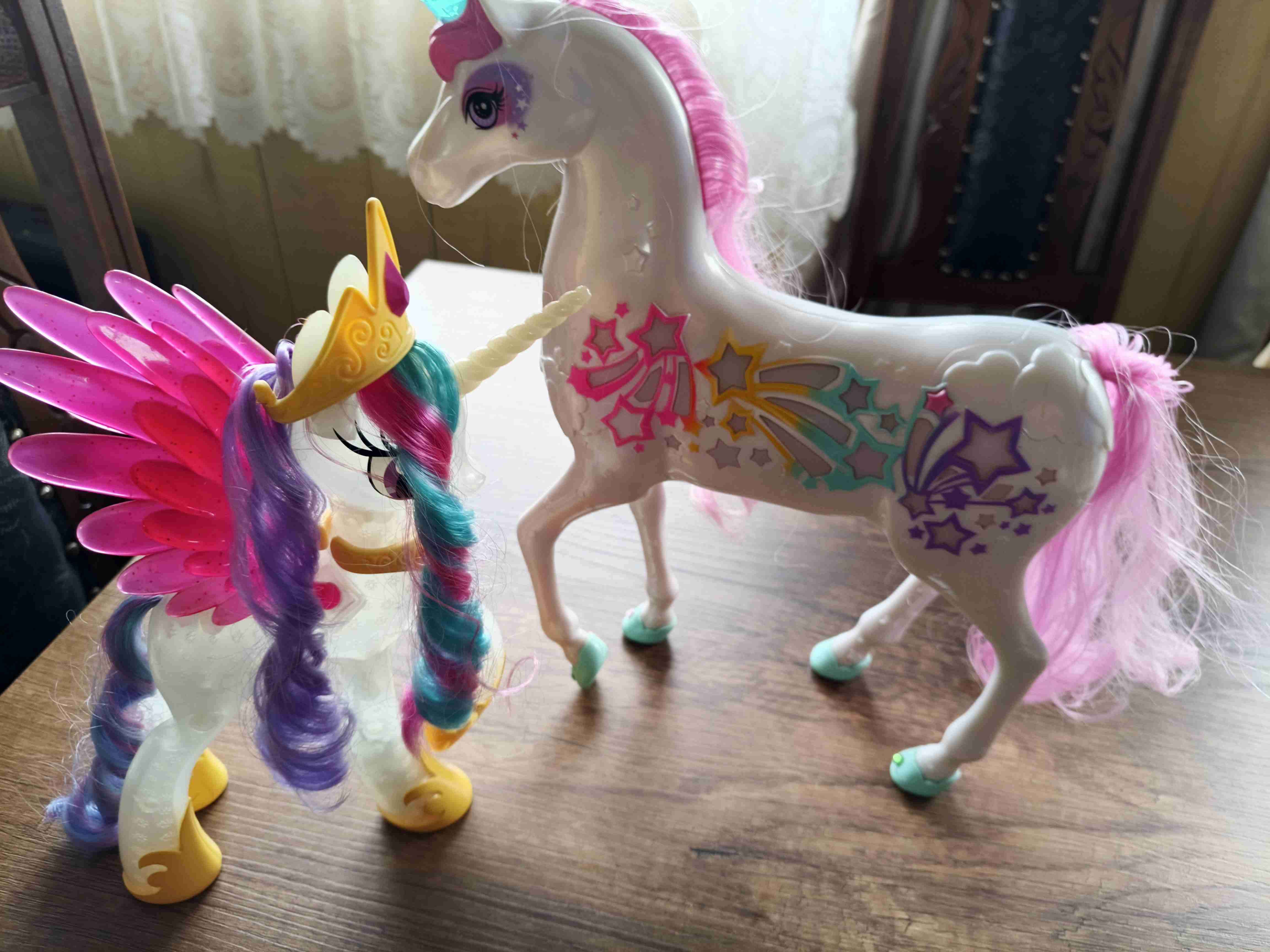 Juguetes unicornio Barbie y pony