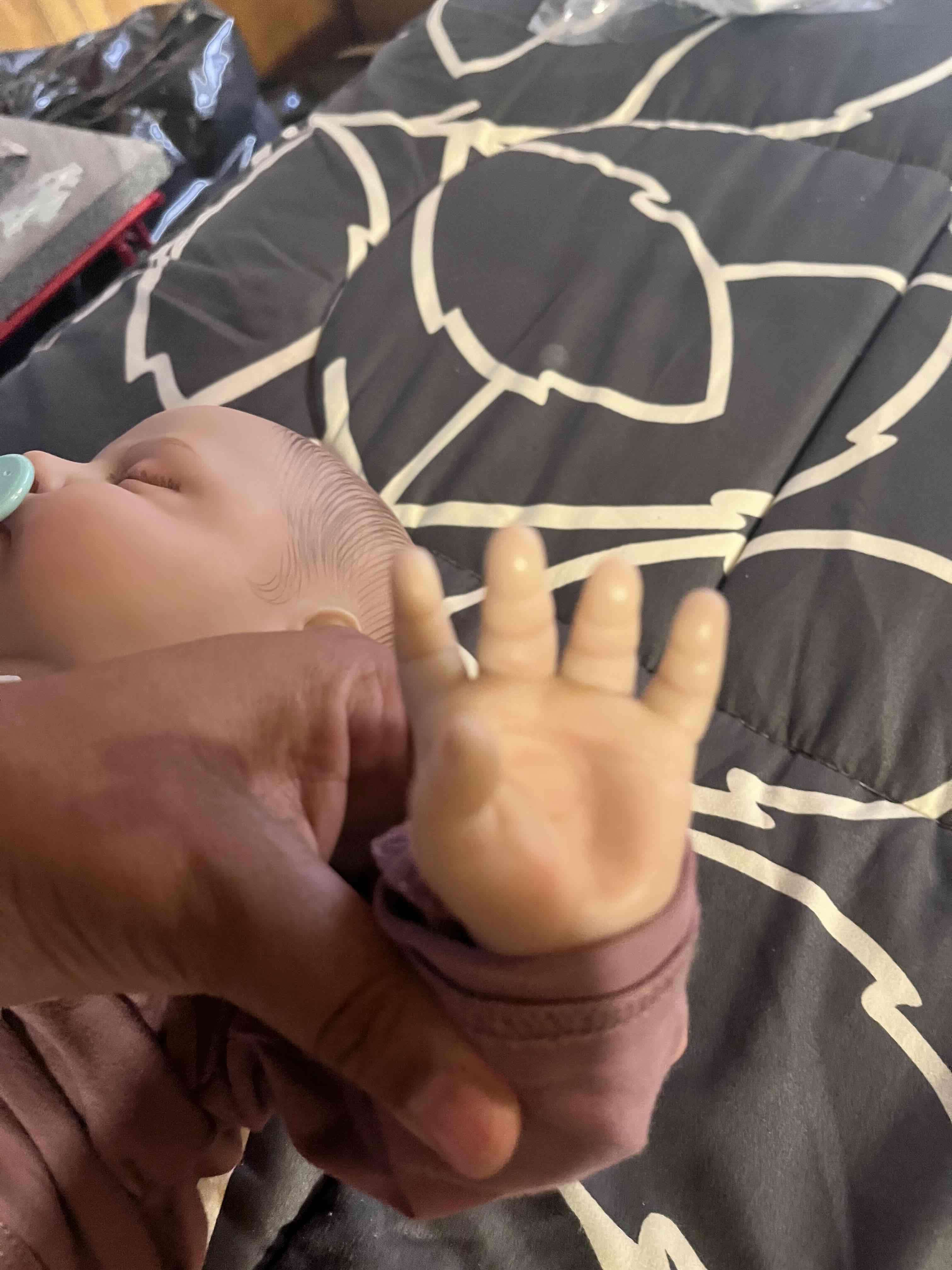 Muñeca Reborn con chupete y ropa - miniatura 3