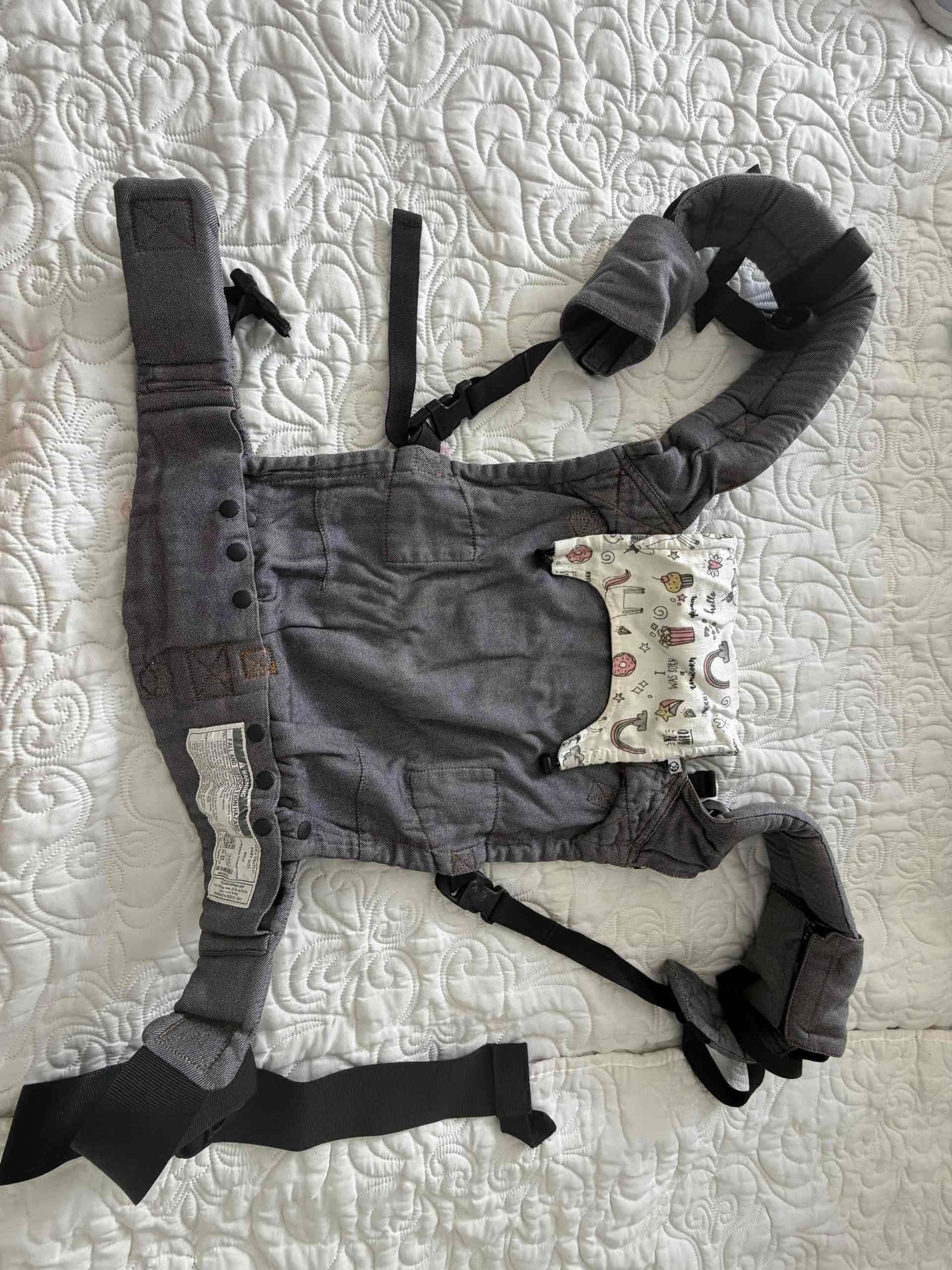 Mochila portabebé gris - marca NEKI - miniatura 2