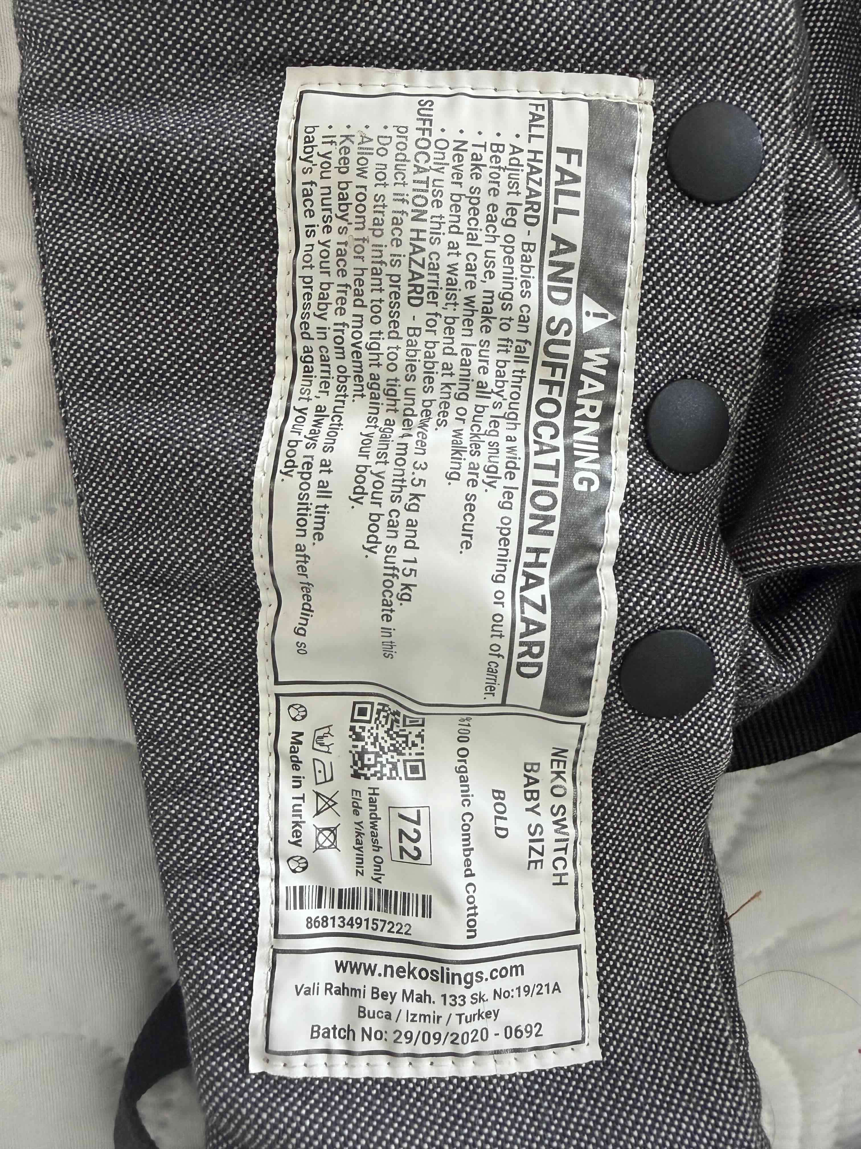 Mochila portabebé gris - marca NEKI - miniatura 4