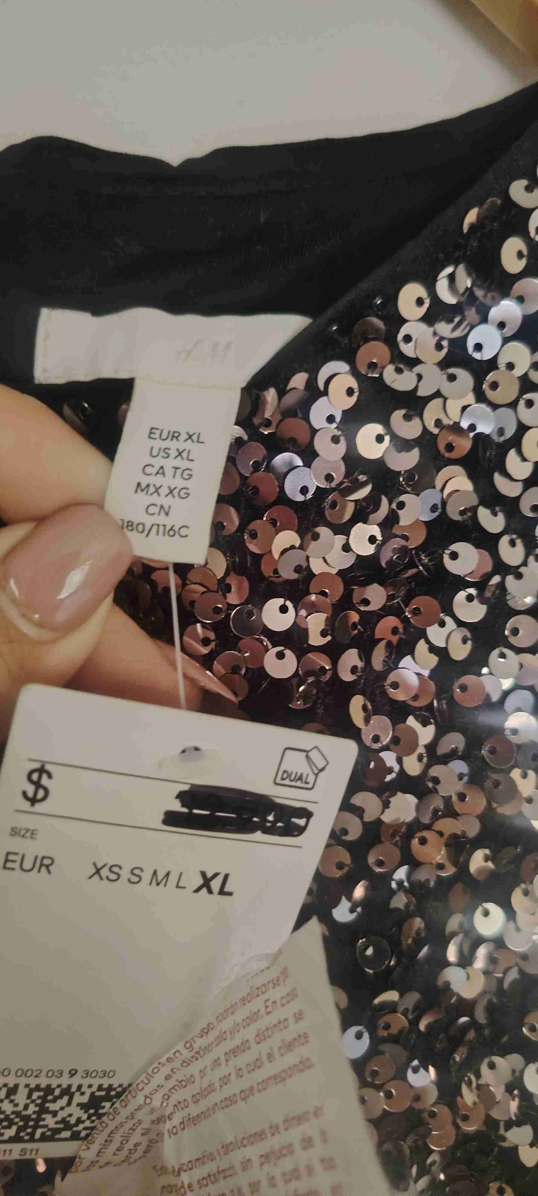 Vestido de lentejuelas negro brillante - miniatura 2