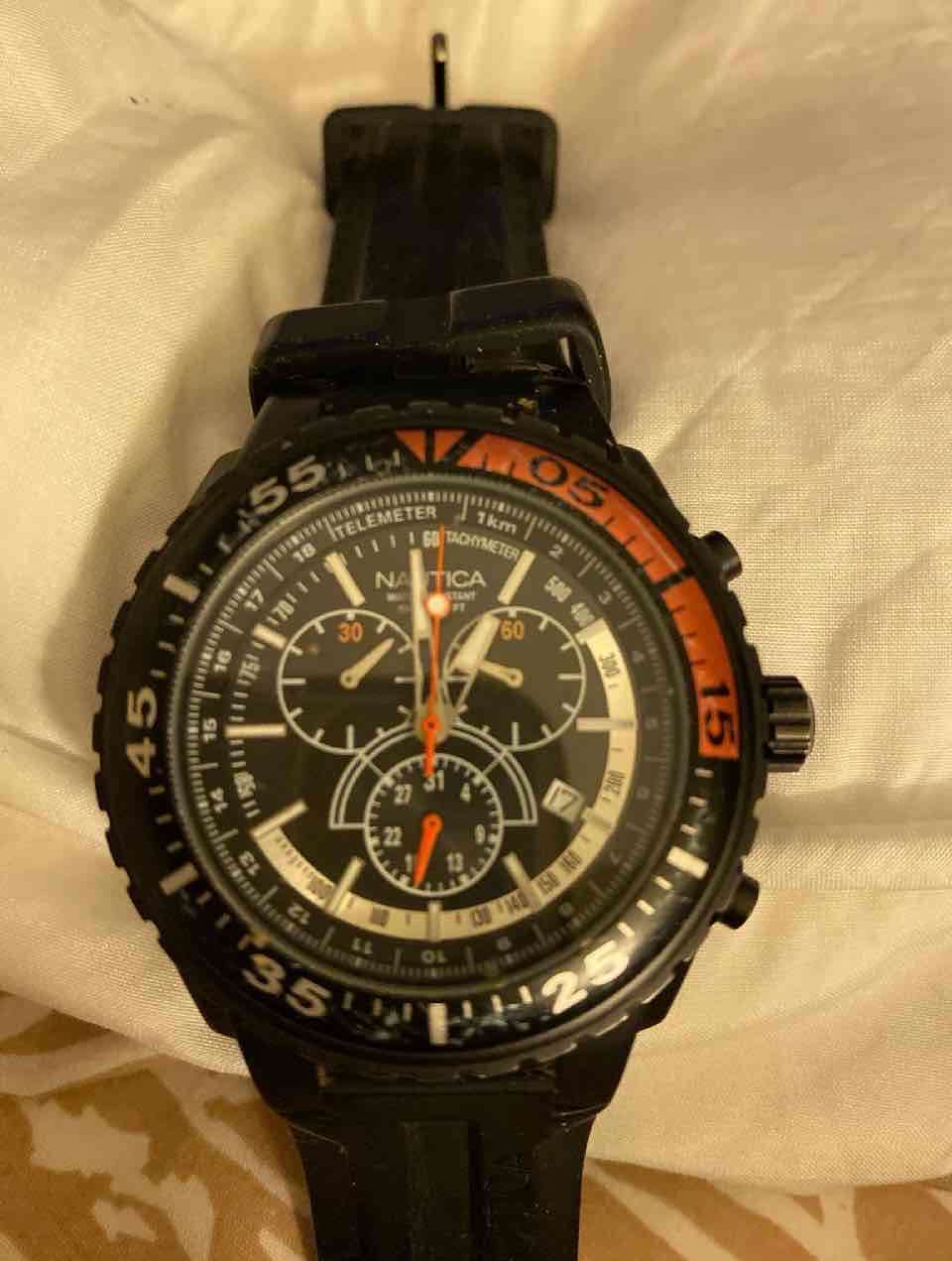 Reloj deportivo negro