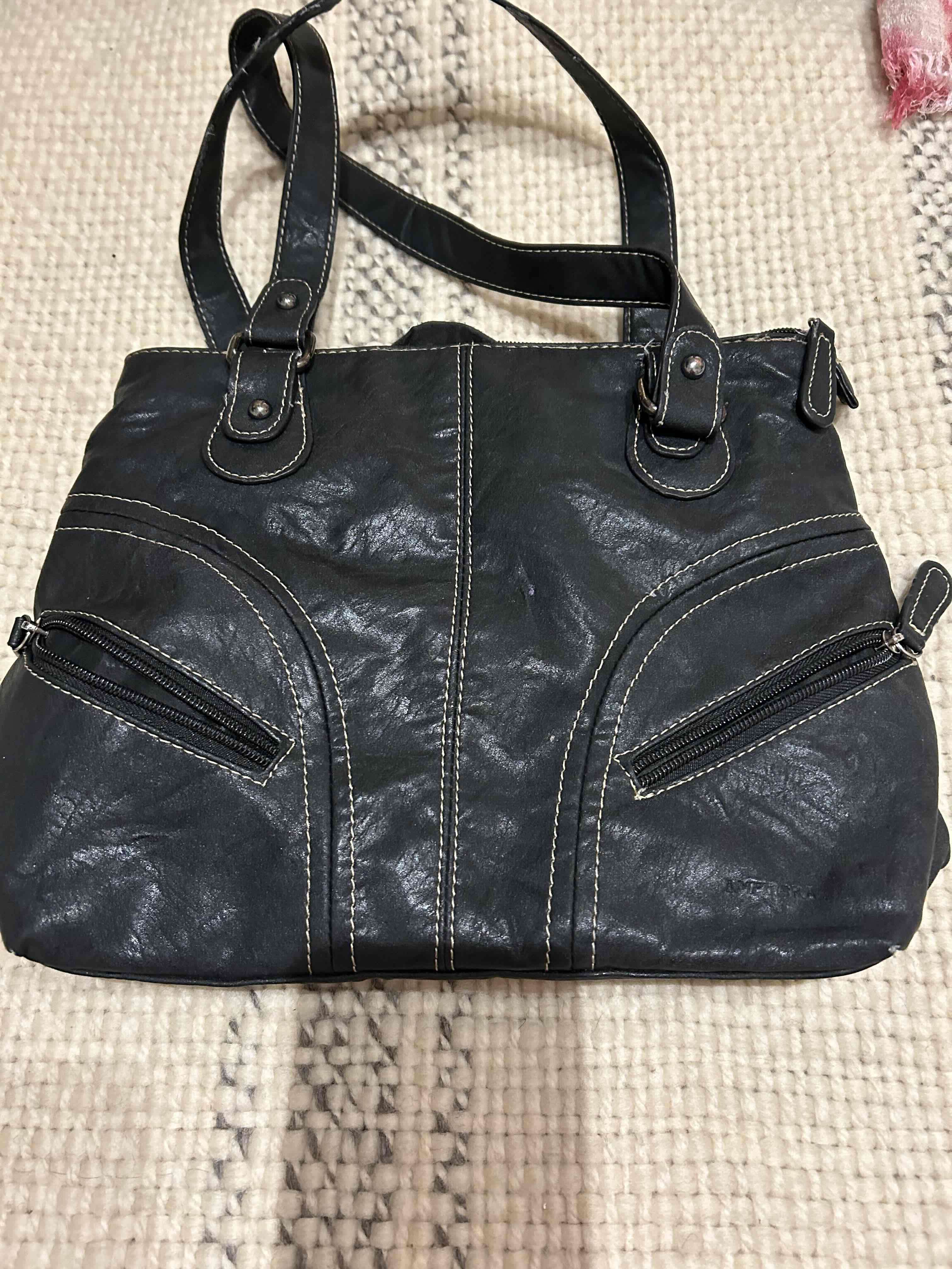 Bolso de cuero negro Anphora