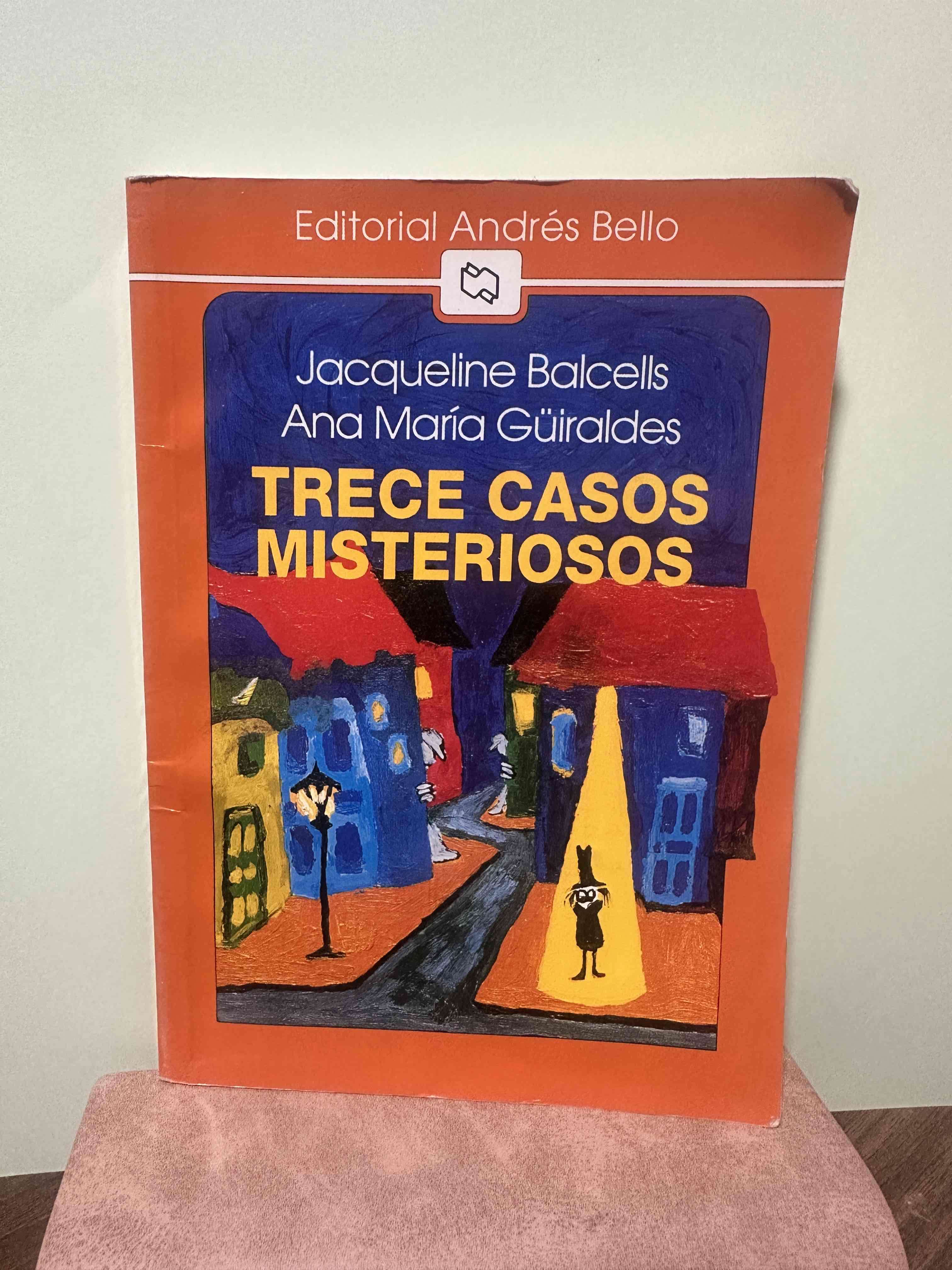 Libro "Trece Casos Misteriosos"