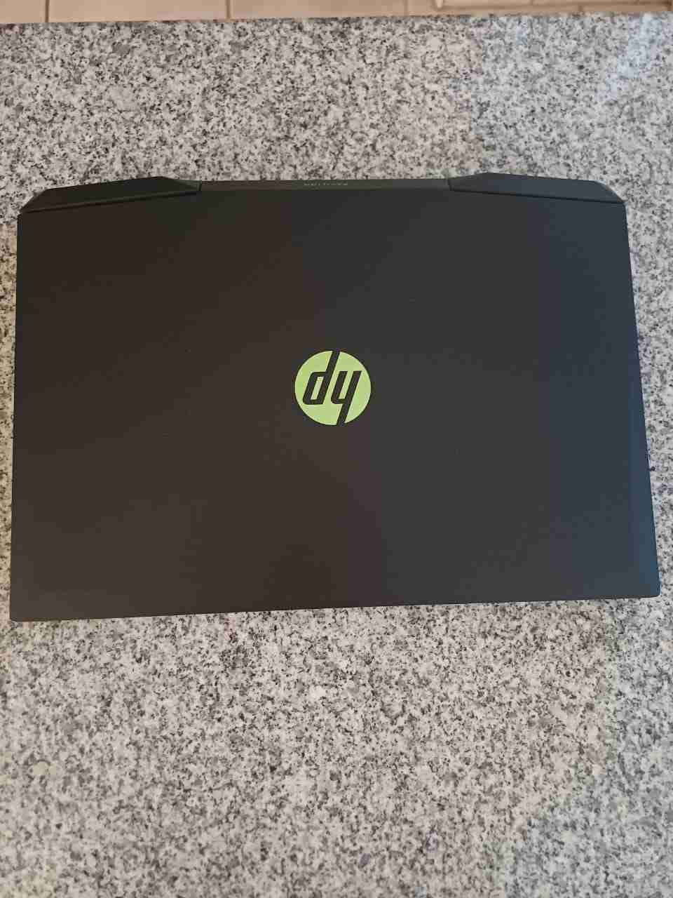 Notebook HP Pavilion gaming negro - miniatura 4