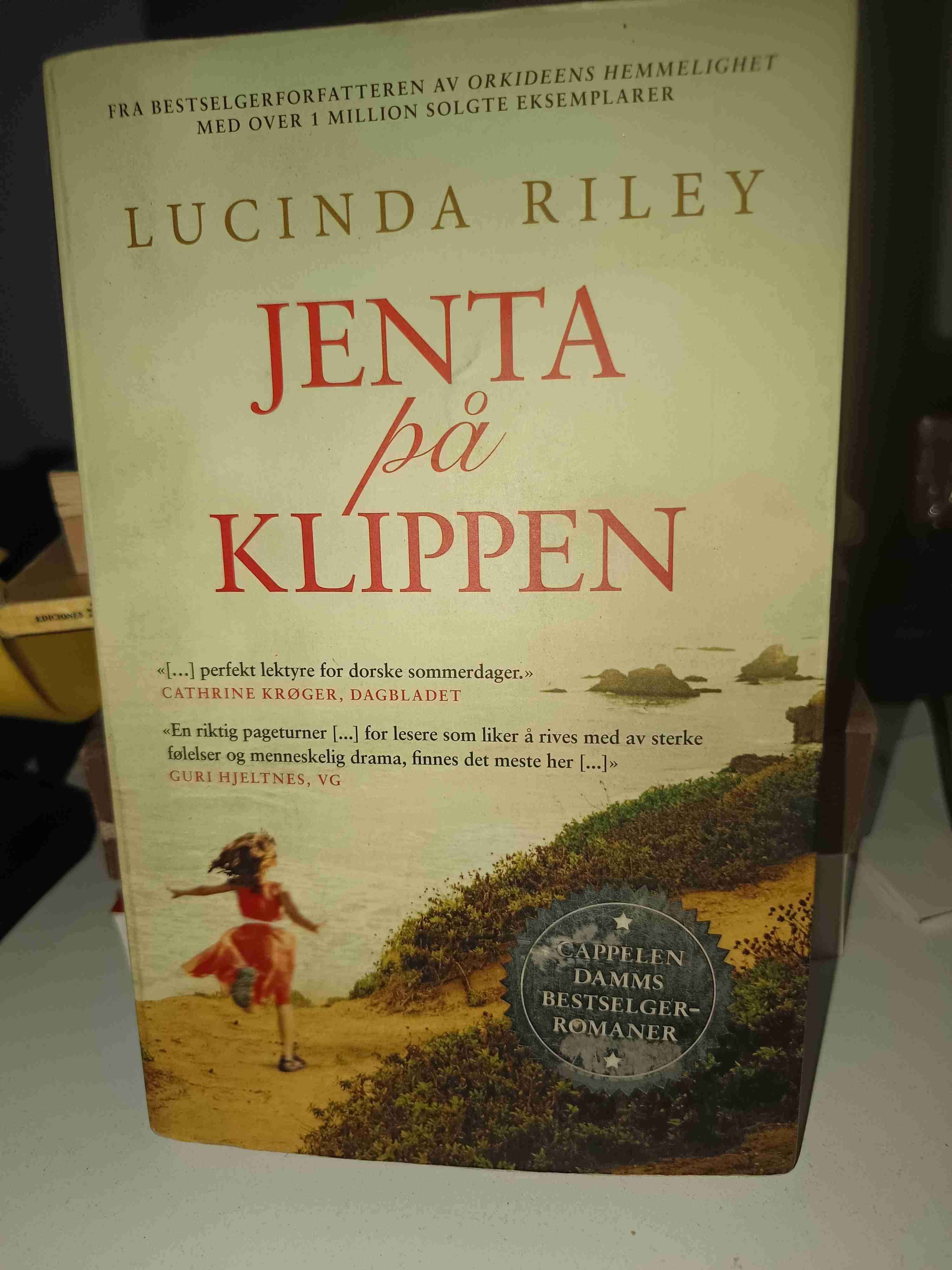 Libro 'Jenta på Klippen'