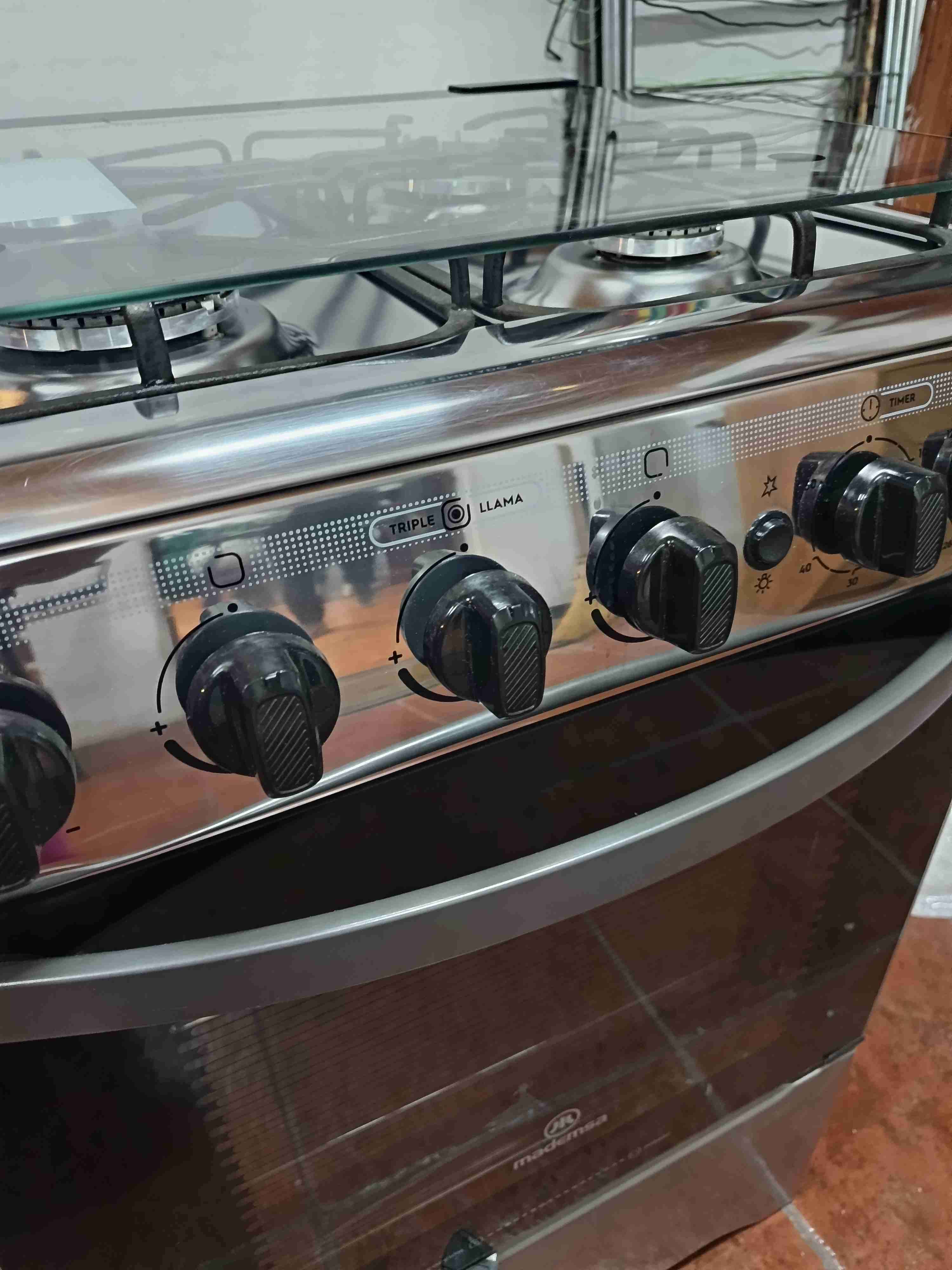 Cocina a gas con 4 quemadores - miniatura 3