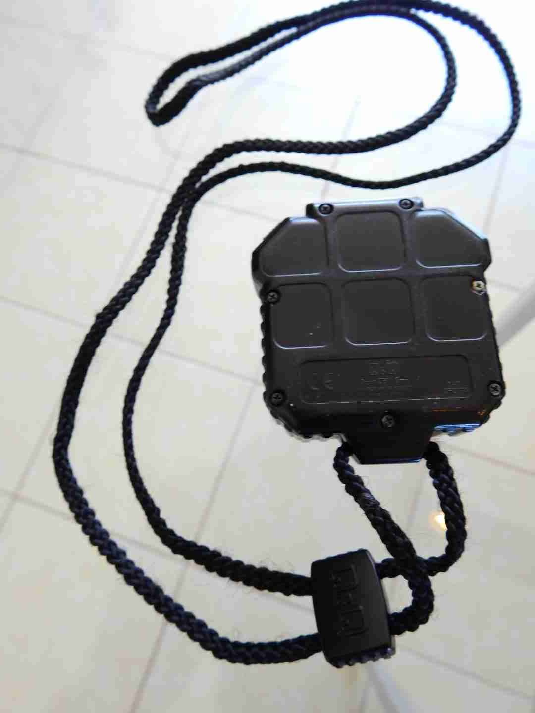 Reloj deportivo Vintage Q&Q resistente al agua - miniatura 2